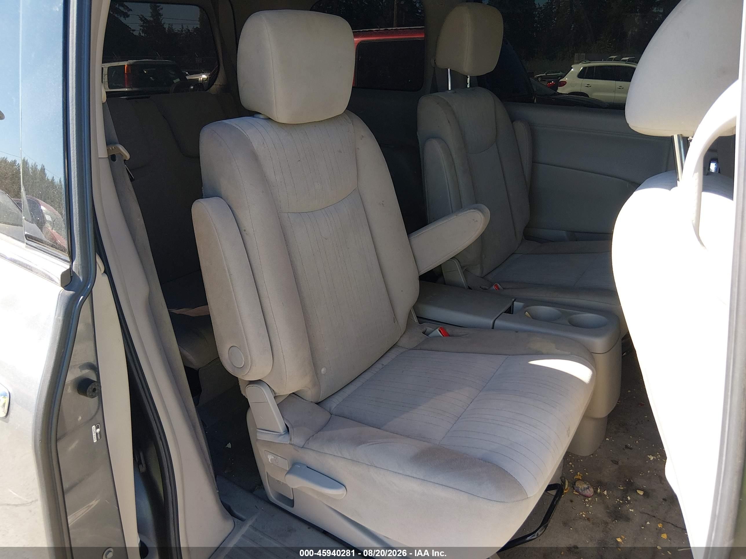 2015 Nissan Quest Sv Серый vin: JN8AE2KP1F9131037