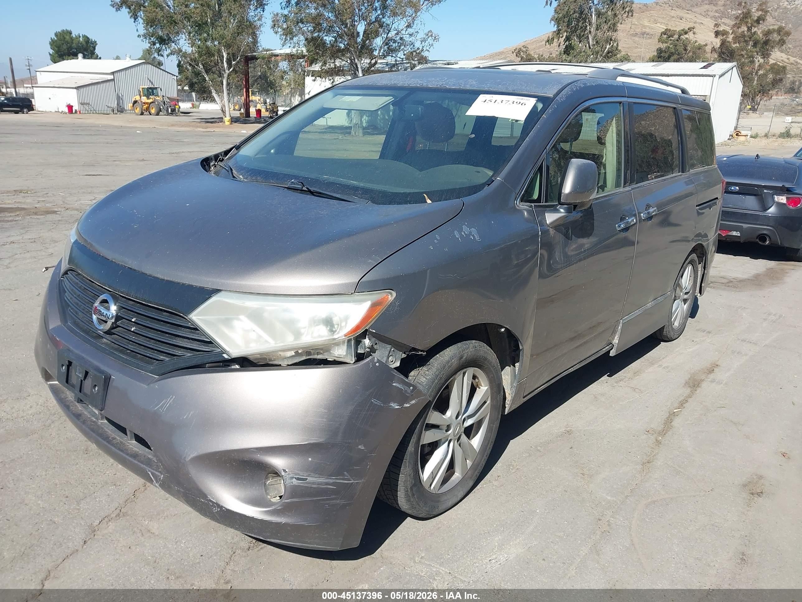 2014 Nissan Quest Le Серый vin: JN8AE2KP2E9100605
