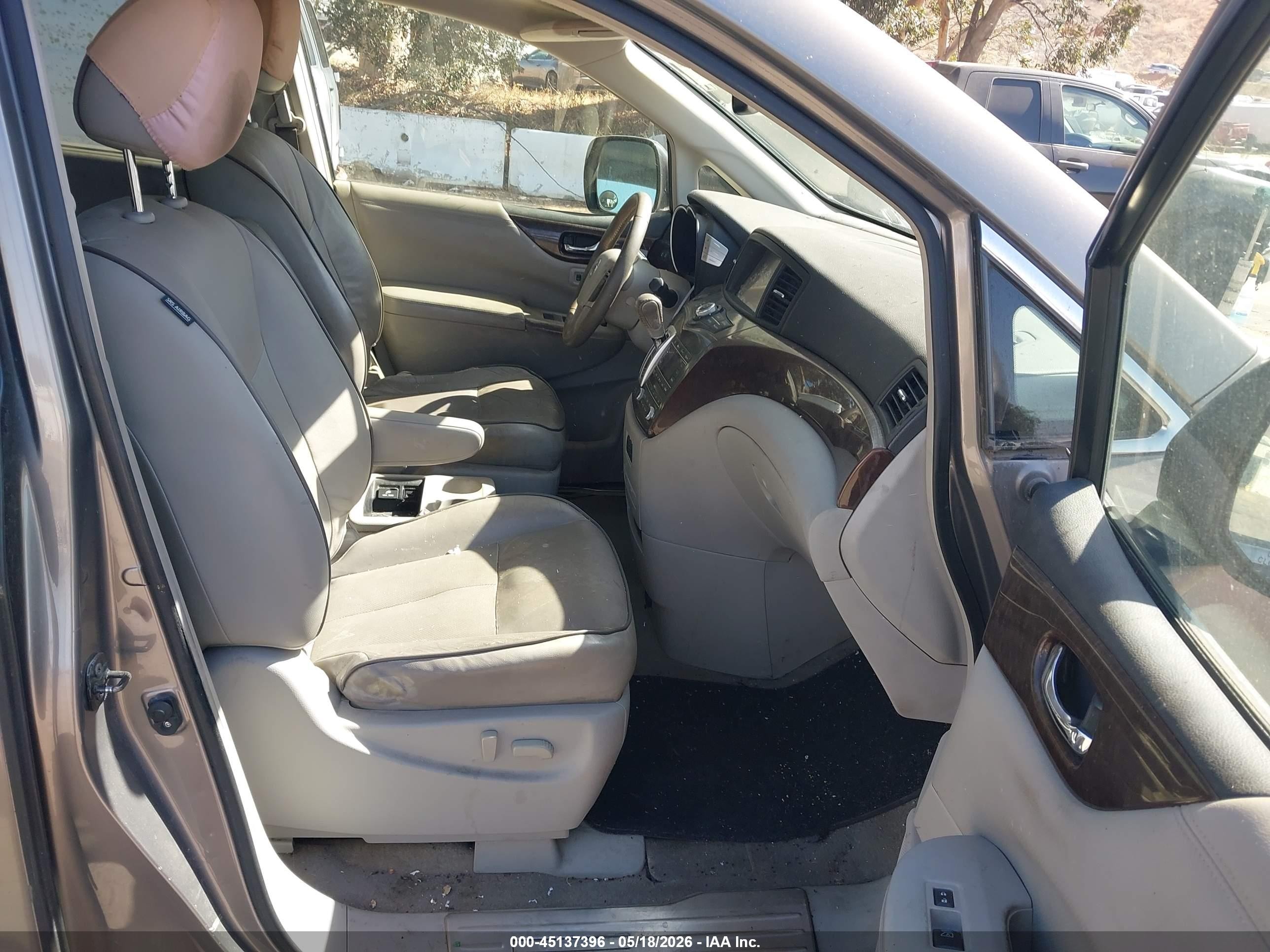 2014 Nissan Quest Le Серый vin: JN8AE2KP2E9100605