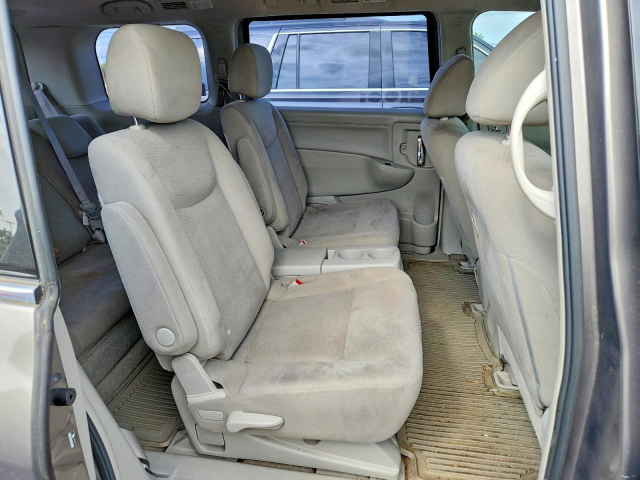 2015 Nissan Quest 3.5 S Серый vin: JN8AE2KP2F9133282