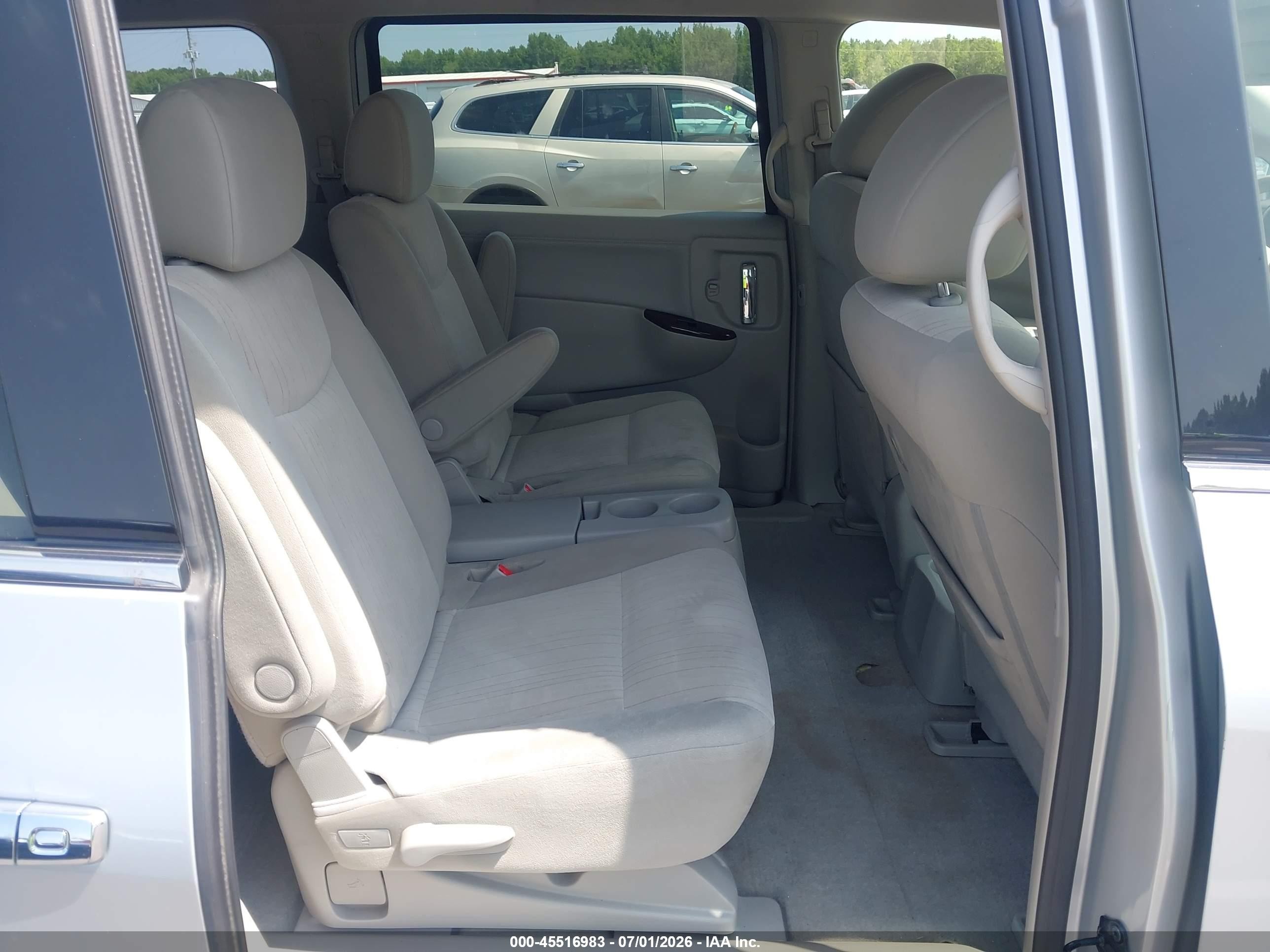 2013 Nissan Quest Sv Silver vin: JN8AE2KP3D9068388