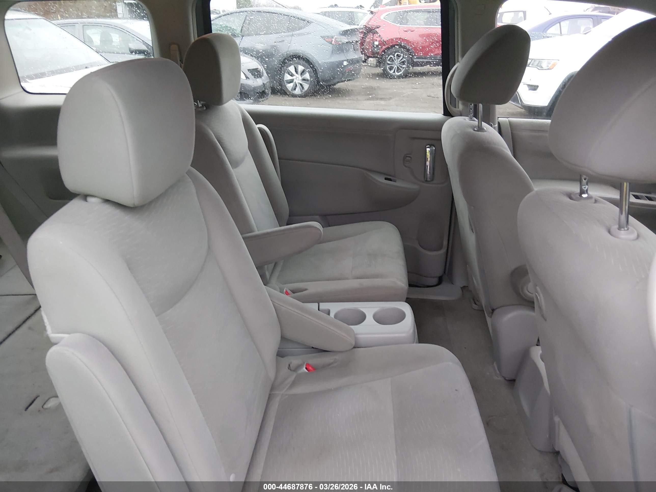 2015 Nissan Quest   Gray vin: JN8AE2KP3F9130679