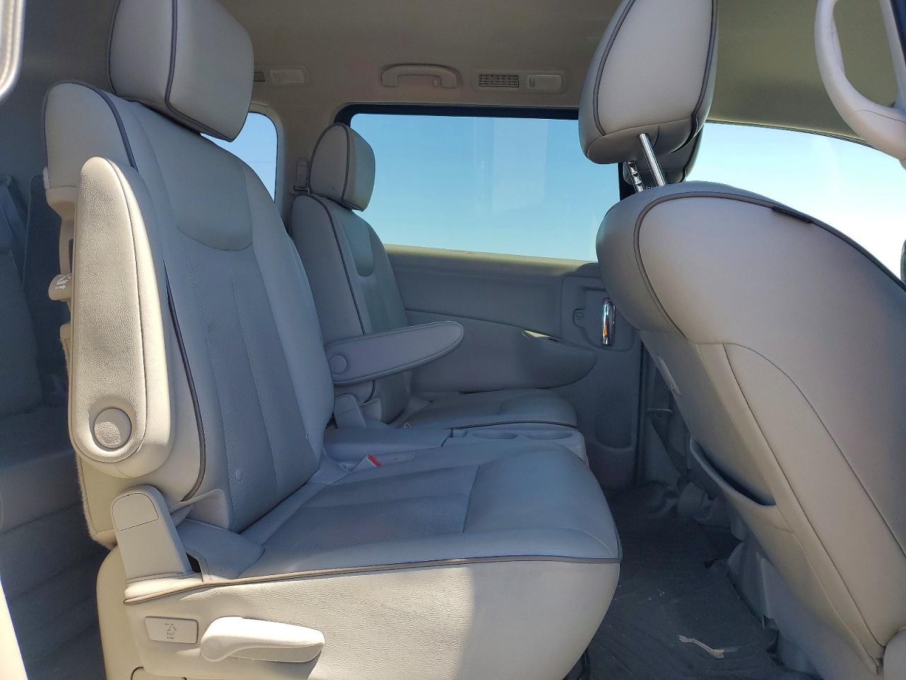 2015 Nissan Quest 3.5 Sv Silver vin: JN8AE2KP3F9131122