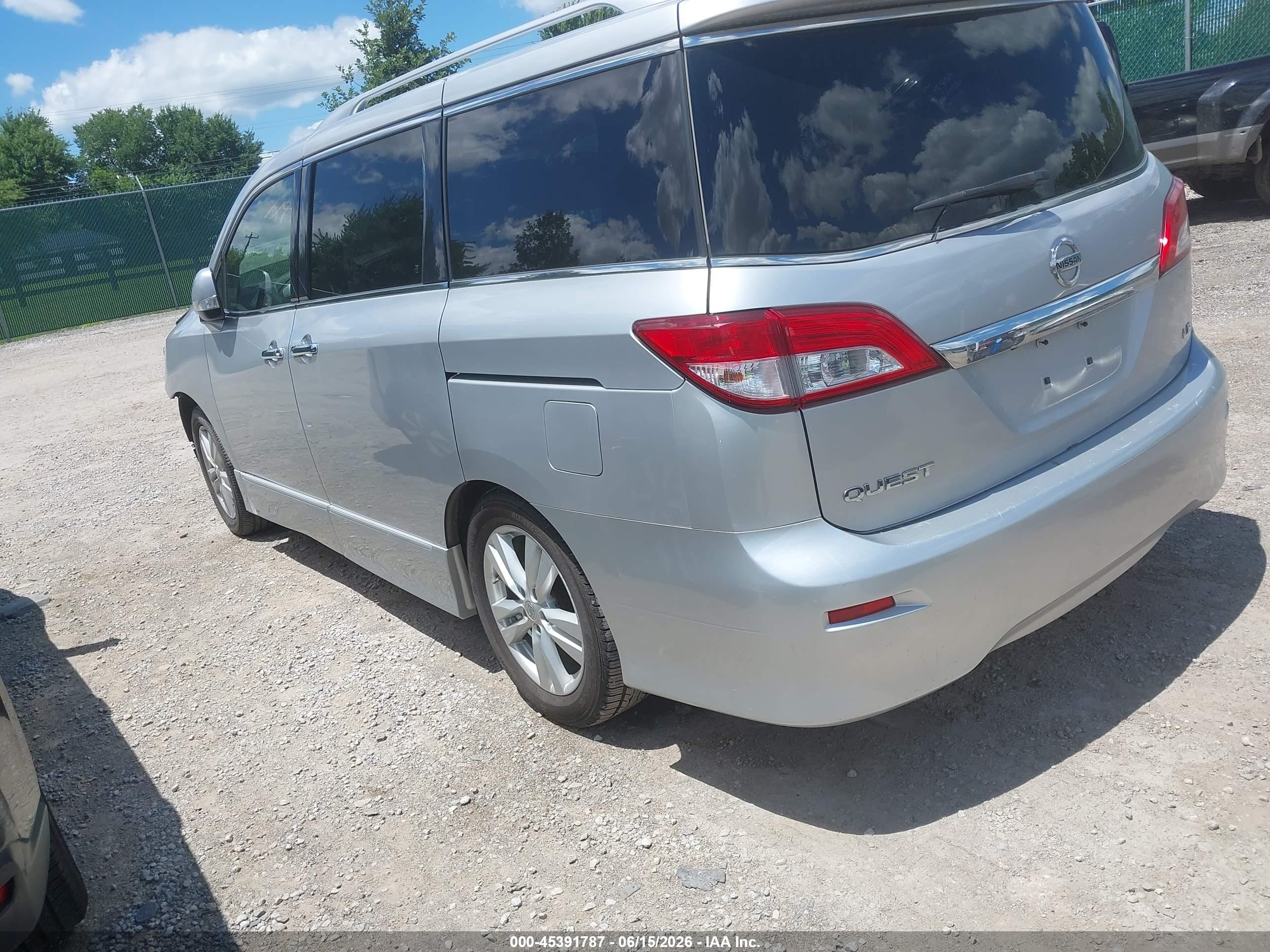 2011 Nissan Quest Le Серебряный vin: JN8AE2KP4B9005751