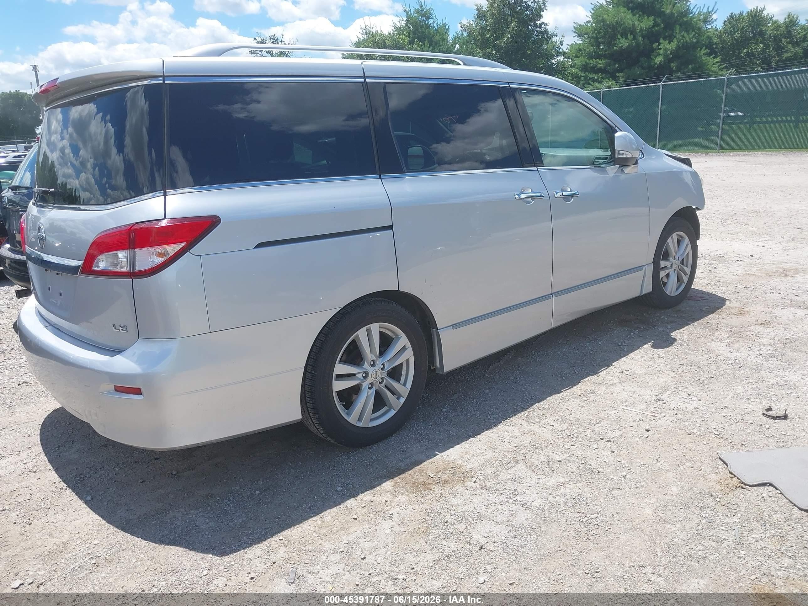 2011 Nissan Quest Le Серебряный vin: JN8AE2KP4B9005751