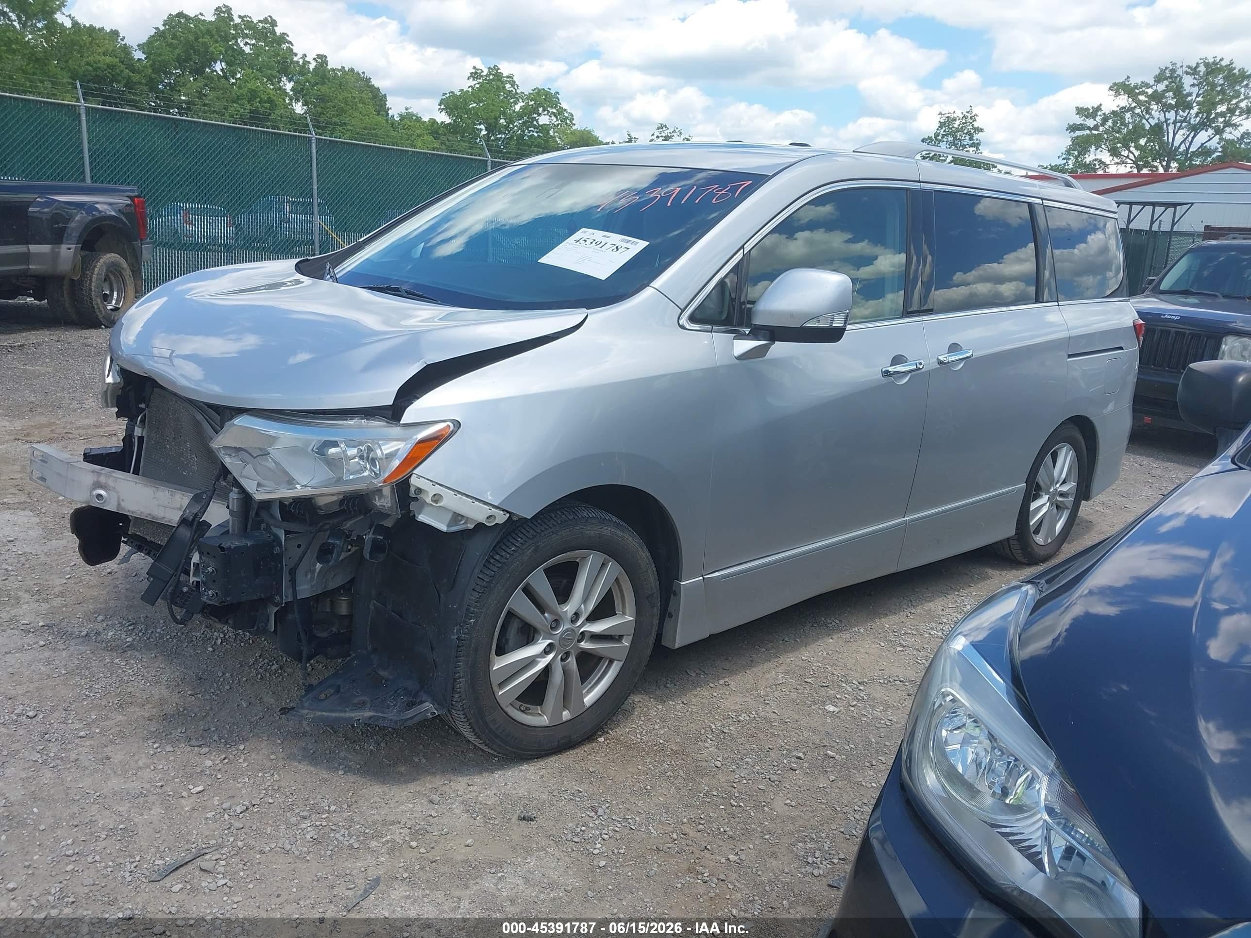 2011 Nissan Quest Le Серебряный vin: JN8AE2KP4B9005751