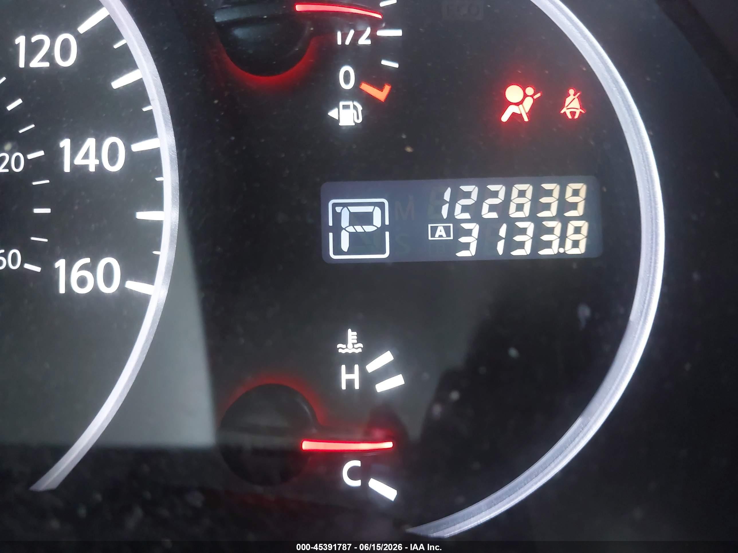 2011 Nissan Quest Le Серебряный vin: JN8AE2KP4B9005751