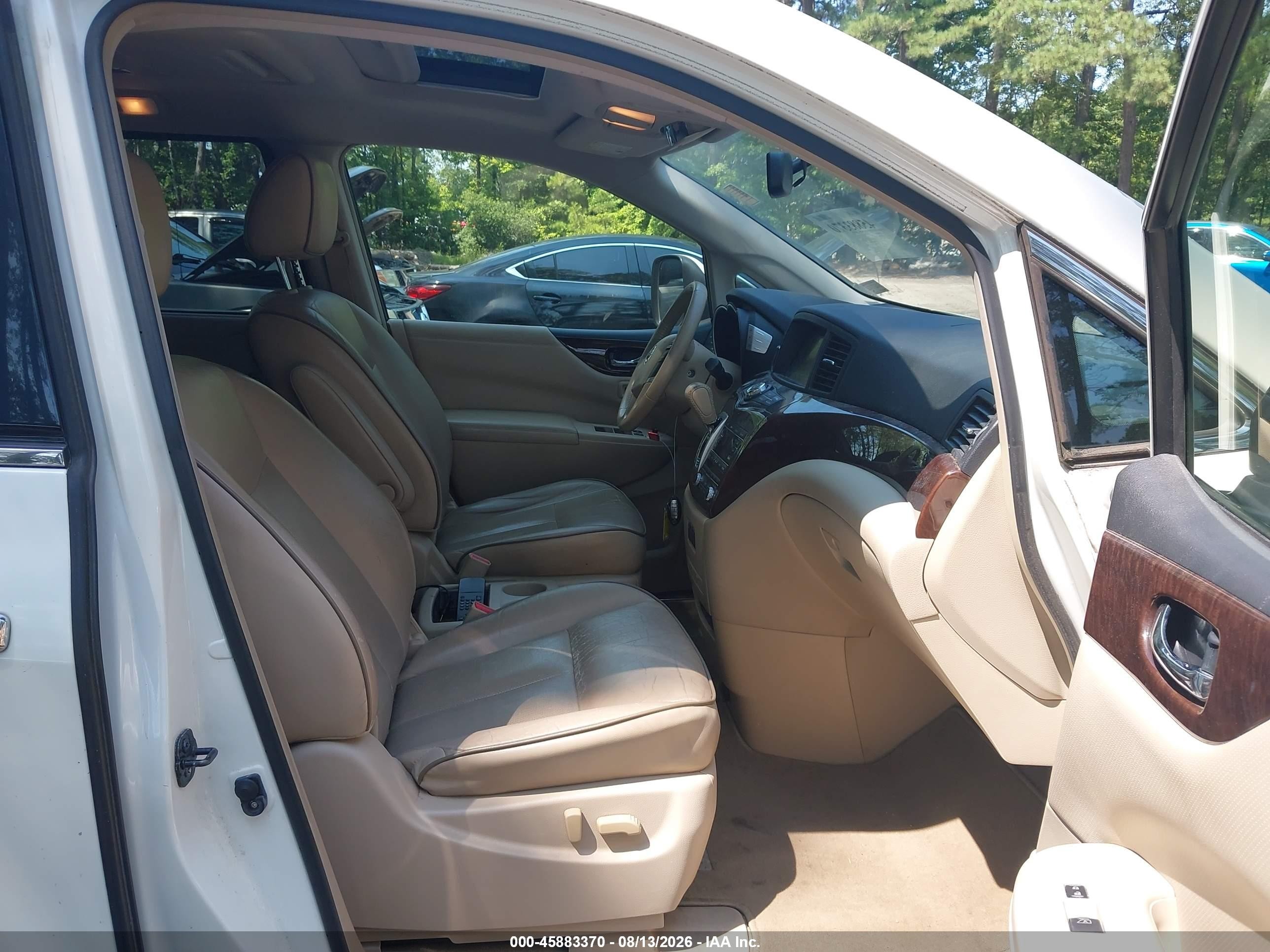 2013 Nissan Quest Le Белый vin: JN8AE2KP4D9060655