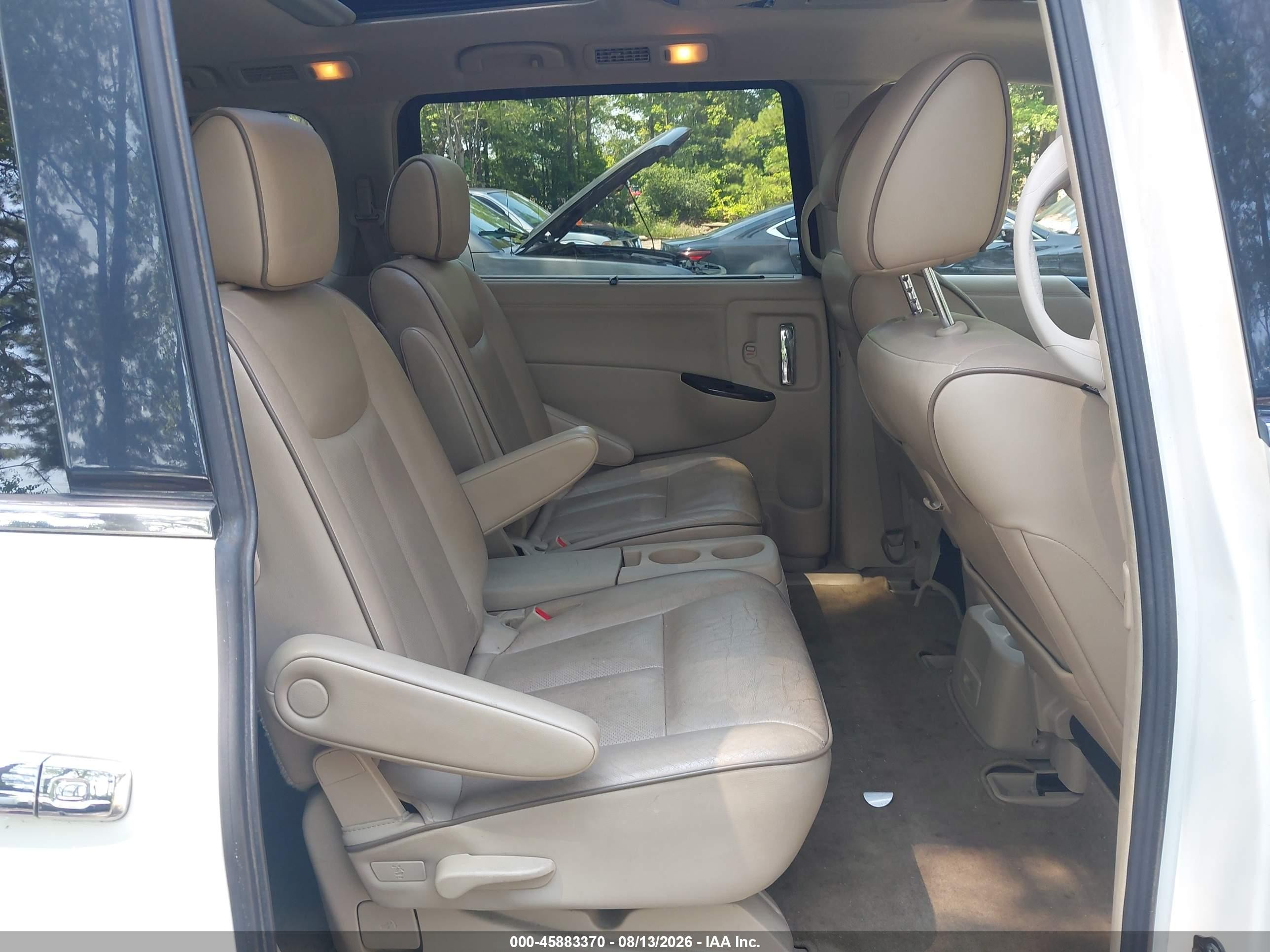 2013 Nissan Quest Le Белый vin: JN8AE2KP4D9060655