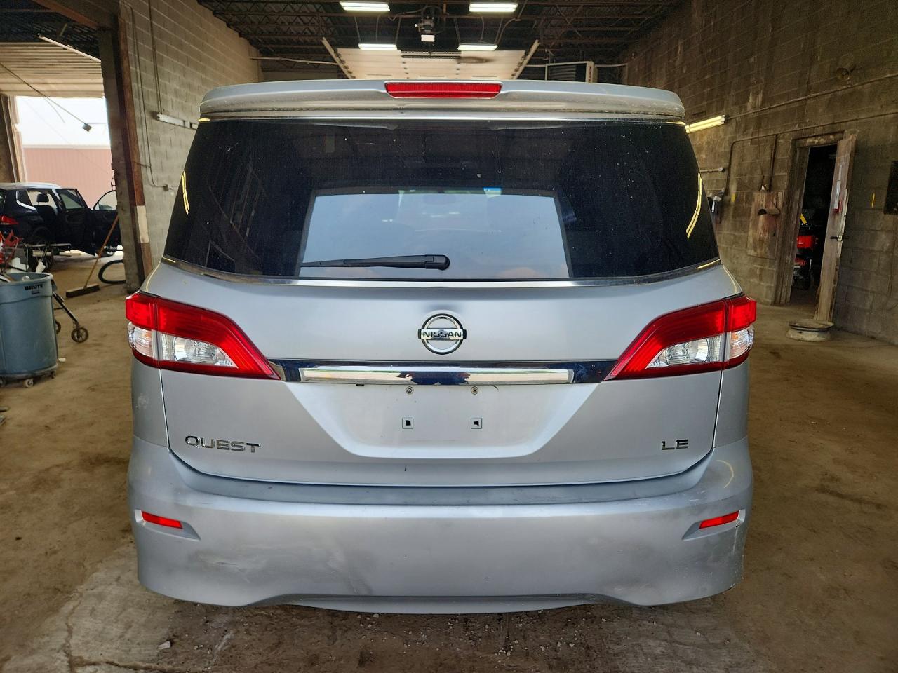2011 Nissan Quest 3.5 S Silver vin: JN8AE2KP5B9005788