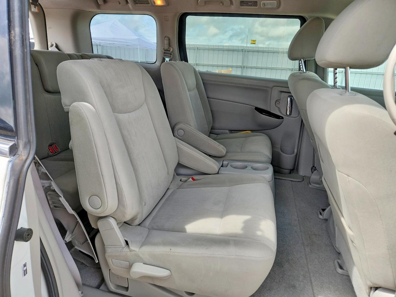 2011 Nissan Quest 3.5 S White vin: JN8AE2KP5B9007542