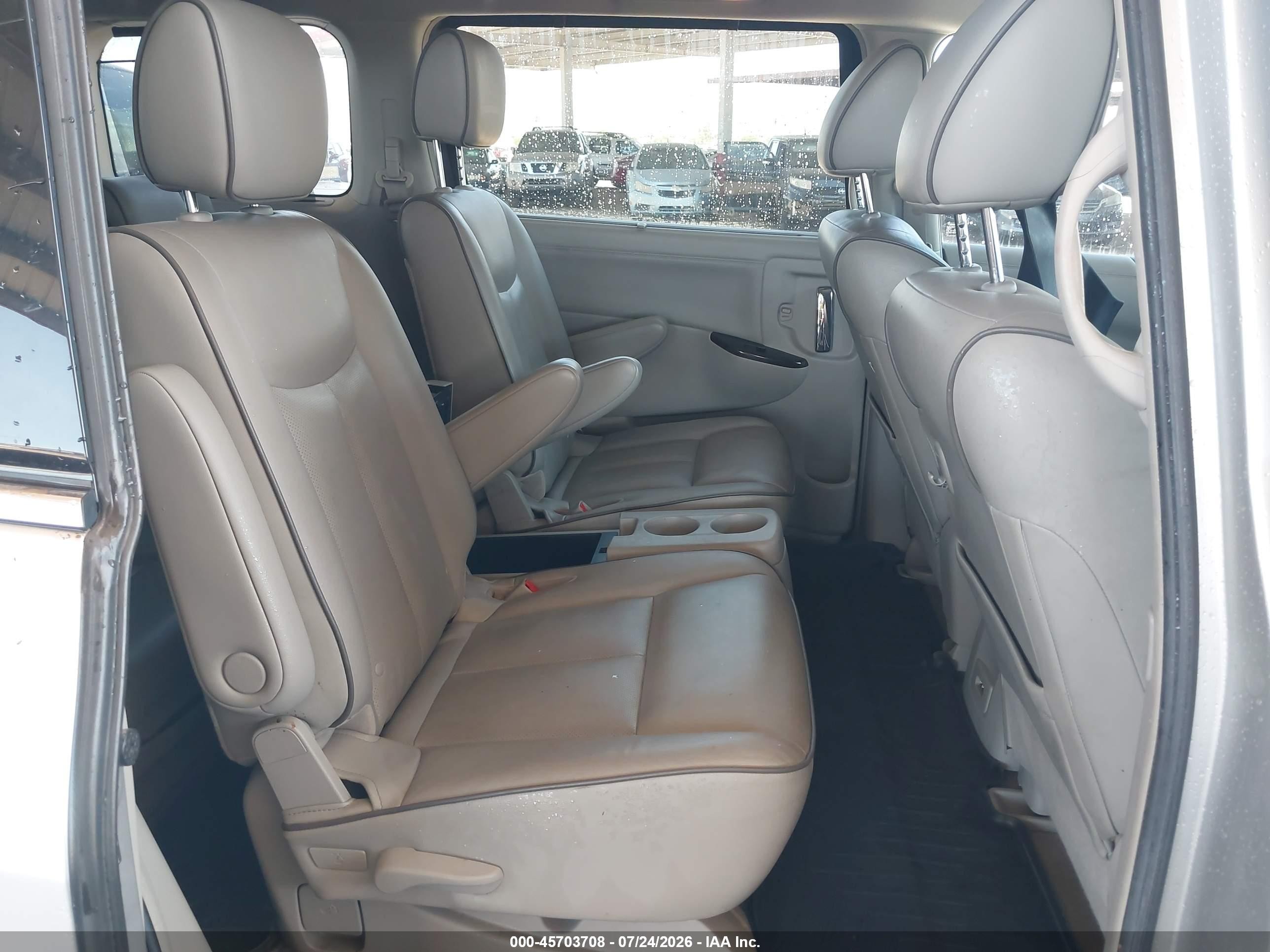 2011 Nissan Quest Le Gray vin: JN8AE2KP6B9002141