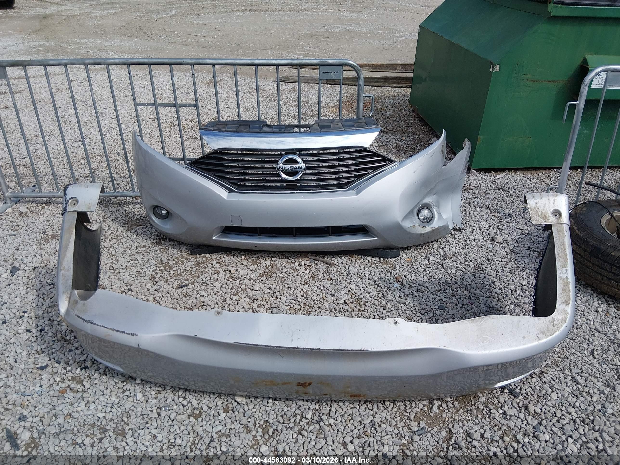 2015 Nissan Quest Sv Silver vin: JN8AE2KP6F9128652