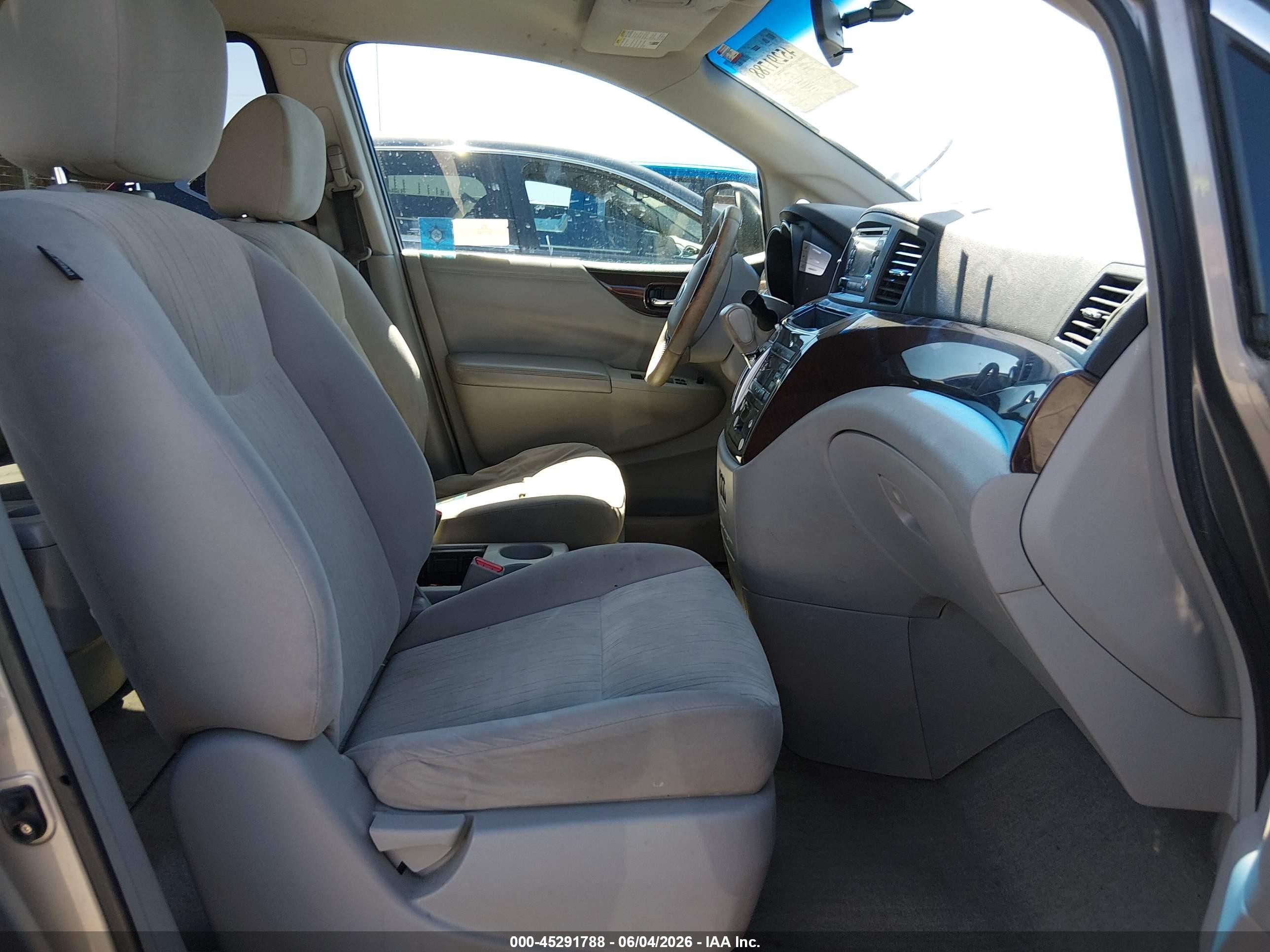 2011 Nissan Quest Sv Tan vin: JN8AE2KP7B9005498