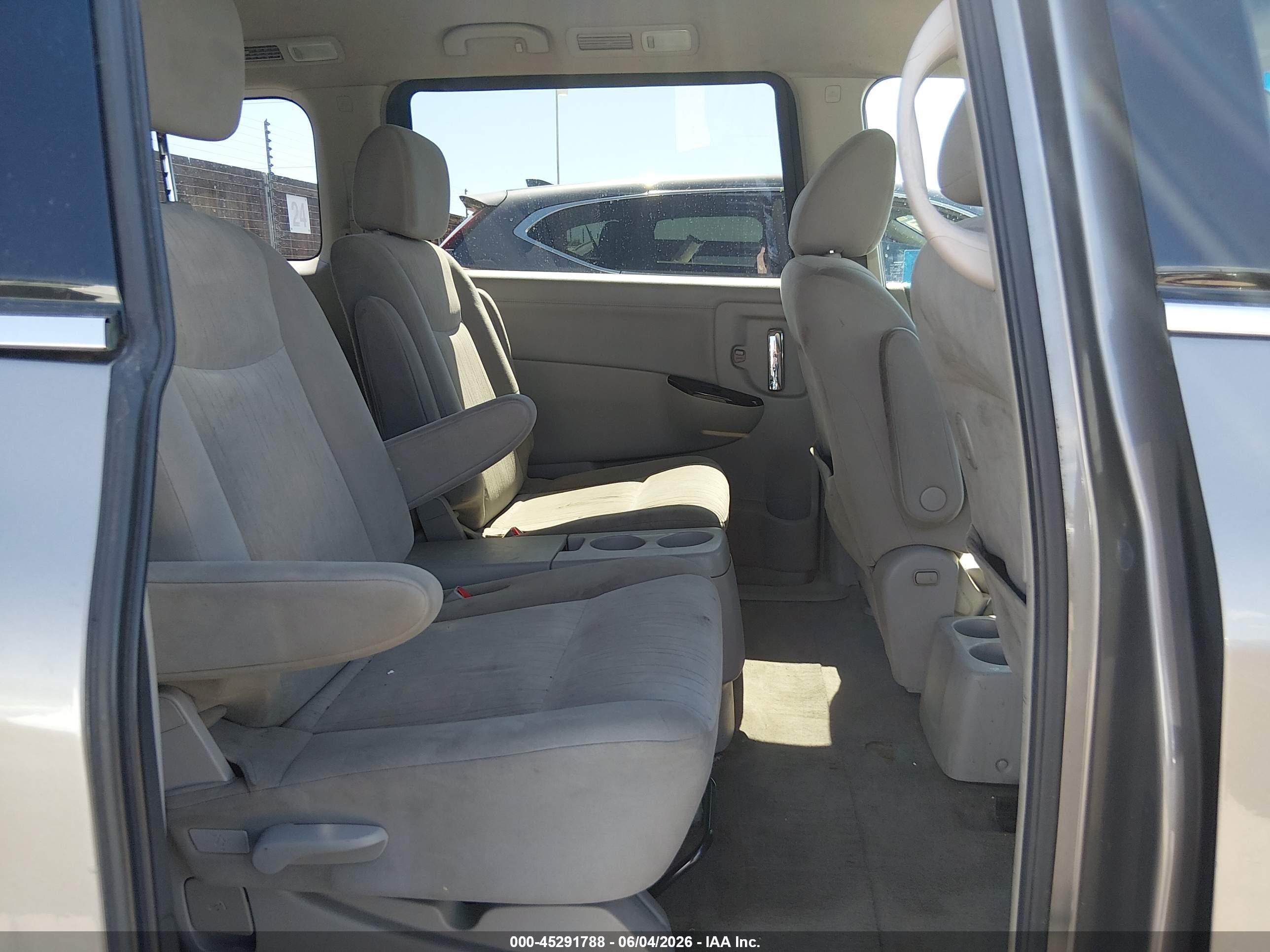2011 Nissan Quest Sv Tan vin: JN8AE2KP7B9005498
