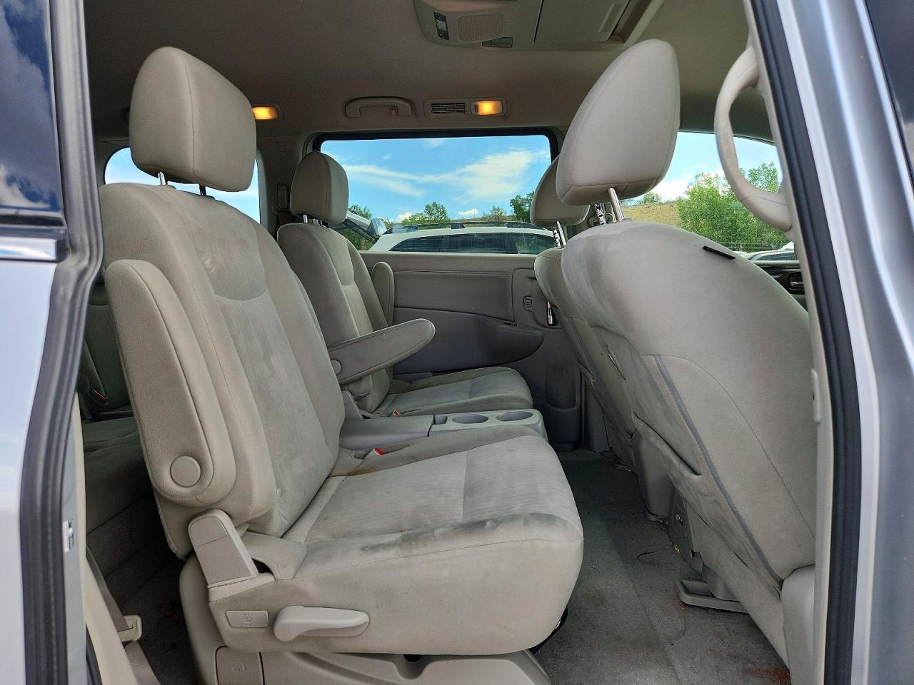 2014 Nissan Quest 3.5 Sv Silver vin: JN8AE2KP7E9101538