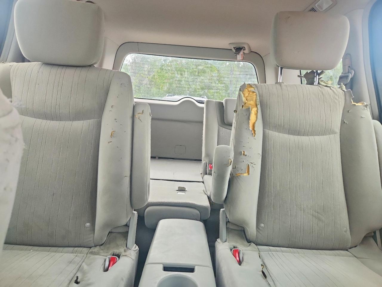 2011 Nissan Quest S Silver vin: JN8AE2KP8B9000522