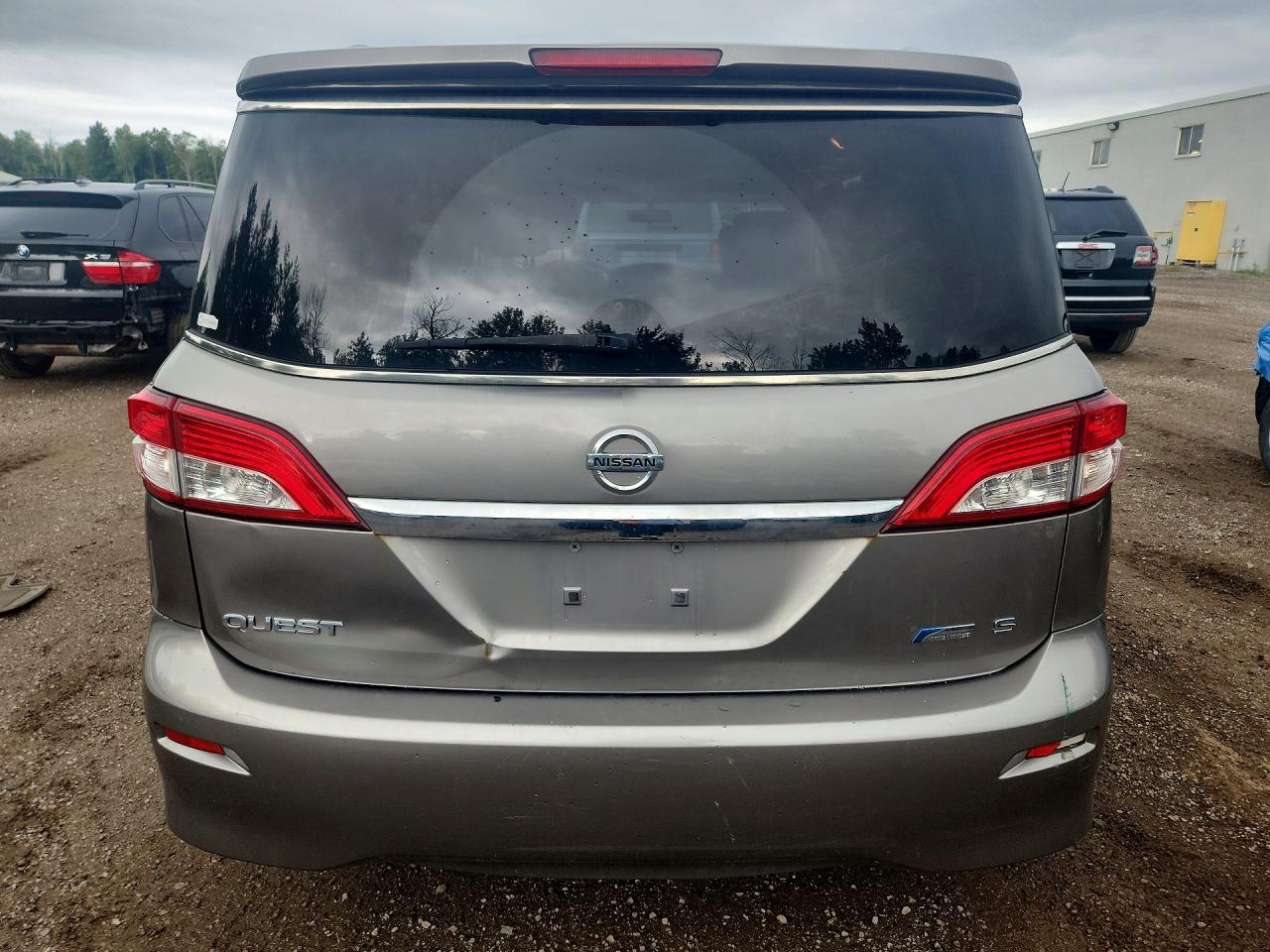 2011 Nissan Quest S Silver vin: JN8AE2KP8B9000522