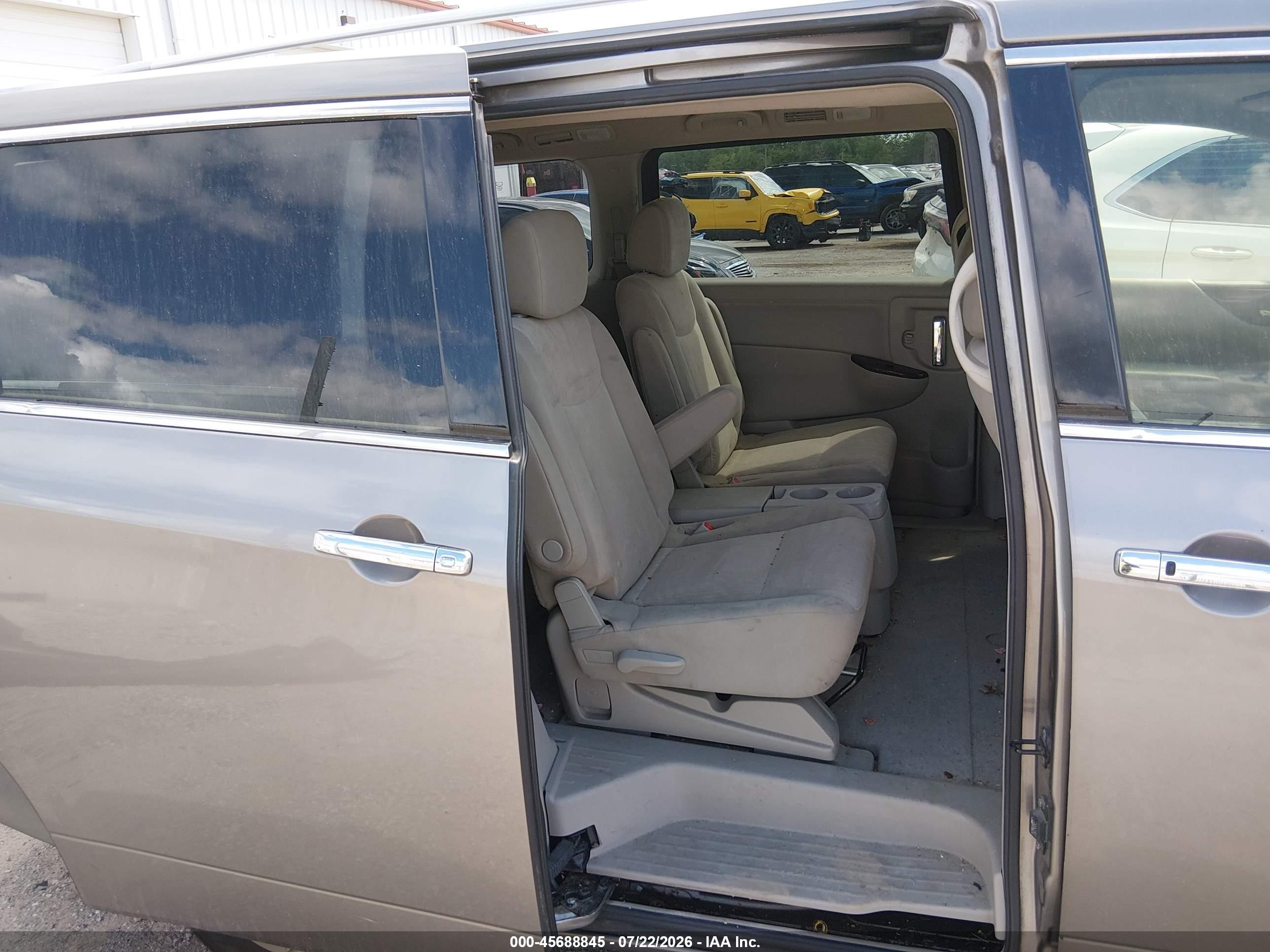 2013 Nissan Quest Sv Silver vin: JN8AE2KP8D9064627