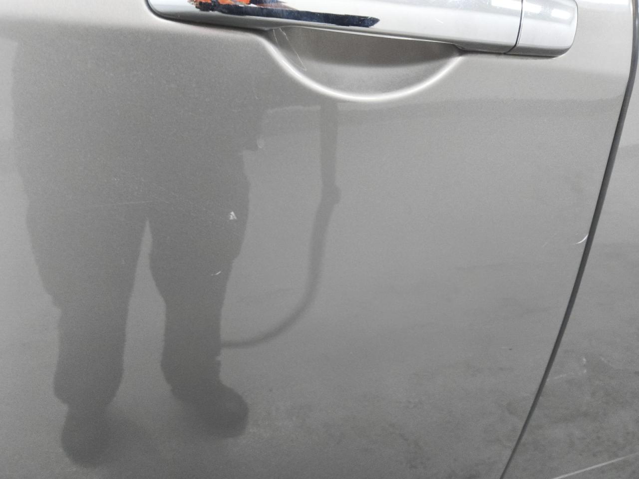 2013 Nissan Quest S/sv/sl/le Gray vin: JN8AE2KP8D9071416 Damage: Right Rear Door, Heavy Scratch, 1/8 To 1/2 Inch