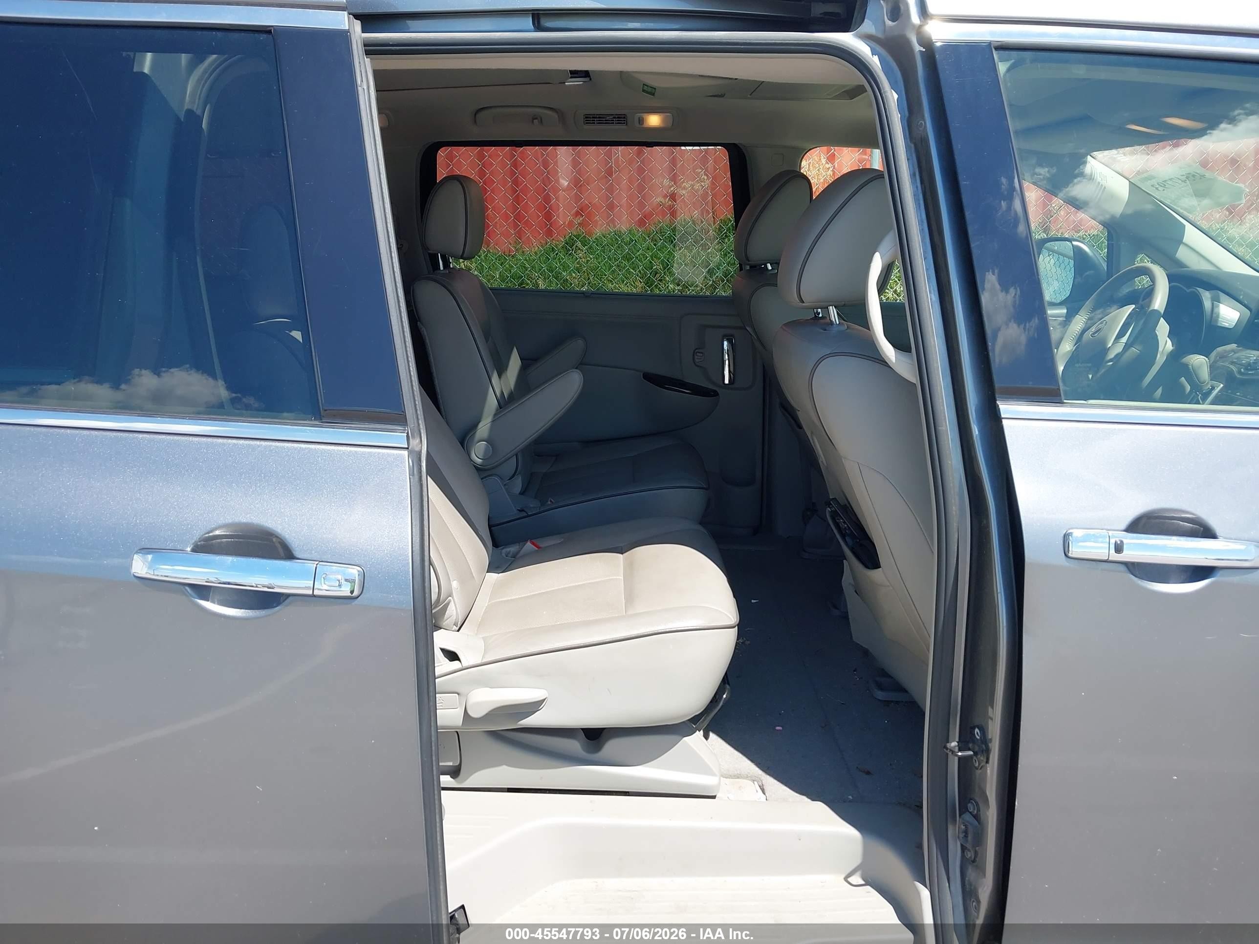2015 Nissan Quest Platinum Gray vin: JN8AE2KP8F9120049