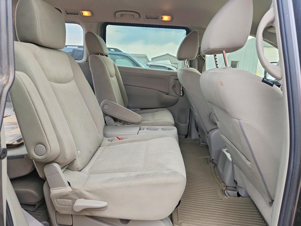 2015 Nissan Quest Gray vin: JN8AE2KP8F9122223