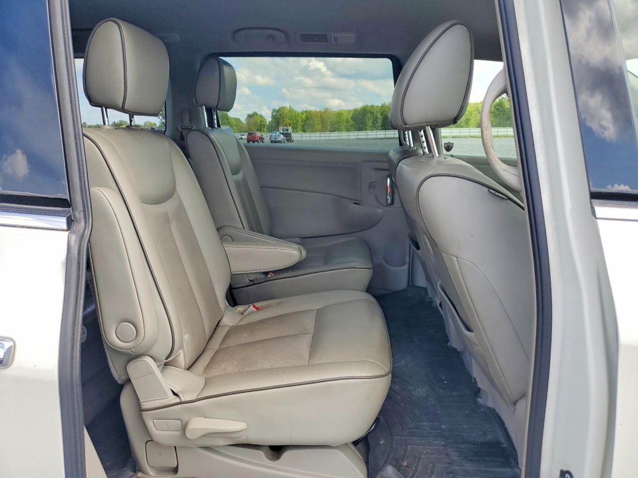 2015 Nissan Quest 3.5 Sv White vin: JN8AE2KP8F9131620