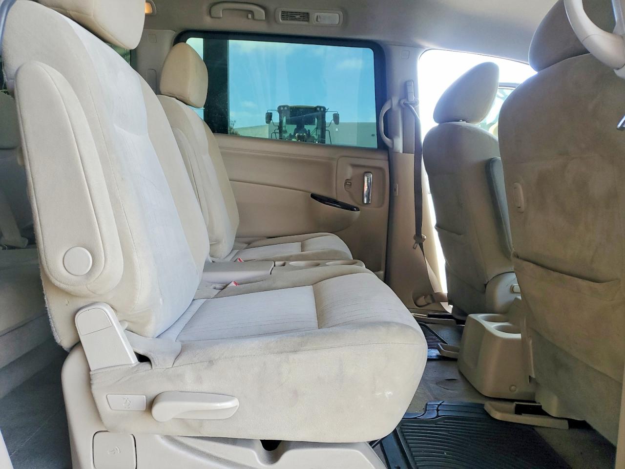 2011 Nissan Quest S/sv/sl/le Silver vin: JN8AE2KP9B9012002