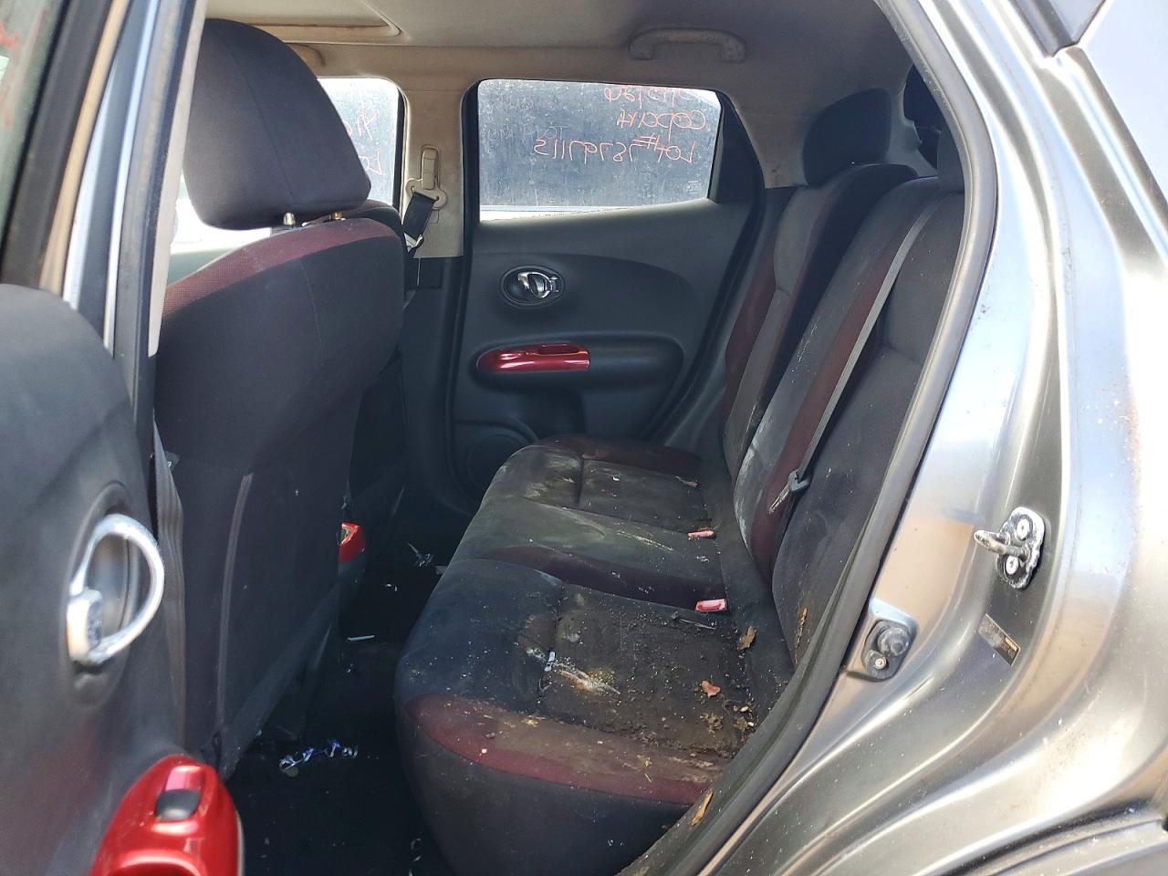 2011 Nissan Juke S Silver vin: JN8AF5MR0BT007450