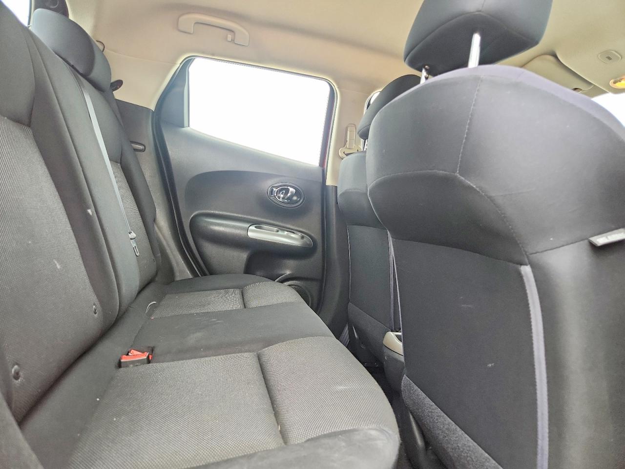 2011 Nissan Juke S Red vin: JN8AF5MR0BT015242