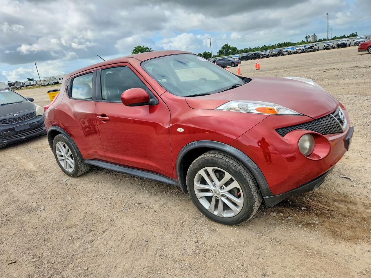 2011 Nissan Juke S Red vin: JN8AF5MR0BT015242