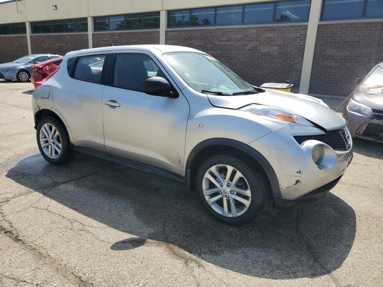 2011 Nissan Juke S Gray vin: JN8AF5MR0BT017069 Damage: Right Front Door, Heavy Scratch, 1 To 2 Inches