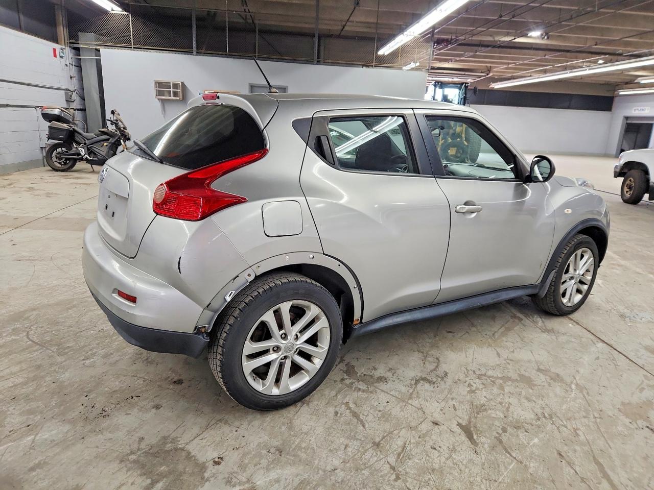 2011 Nissan Juke S Silver vin: JN8AF5MR0BT017069