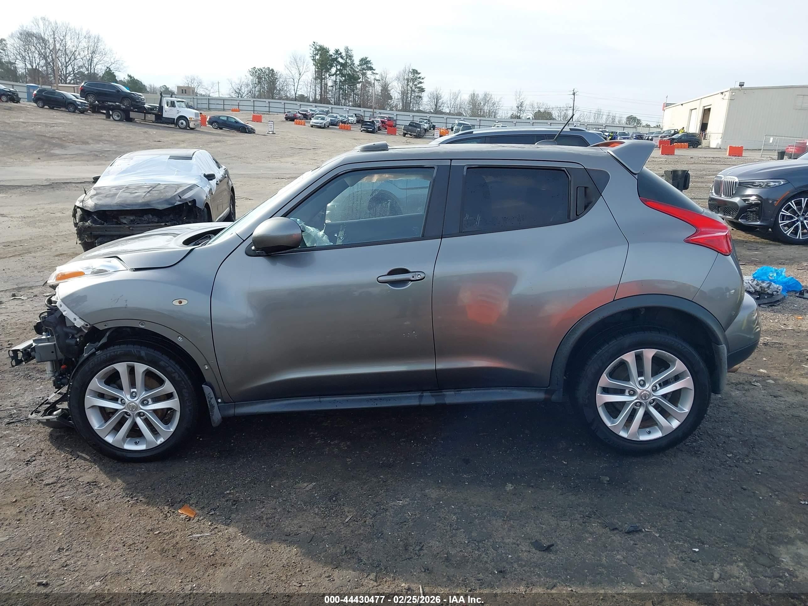 2011 Nissan Juke Sv Gray vin: JN8AF5MR0BT017539