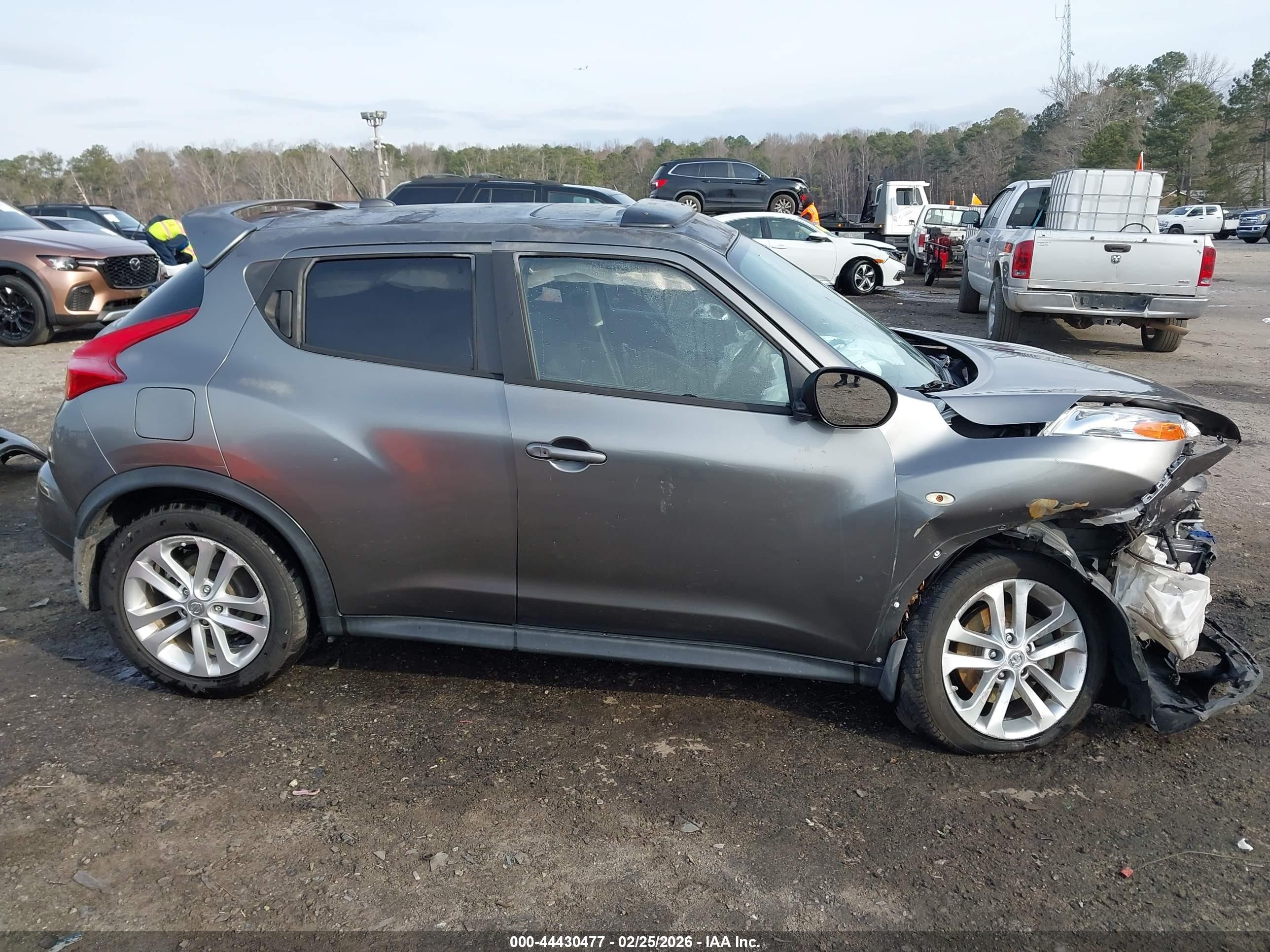 2011 Nissan Juke Sv Gray vin: JN8AF5MR0BT017539