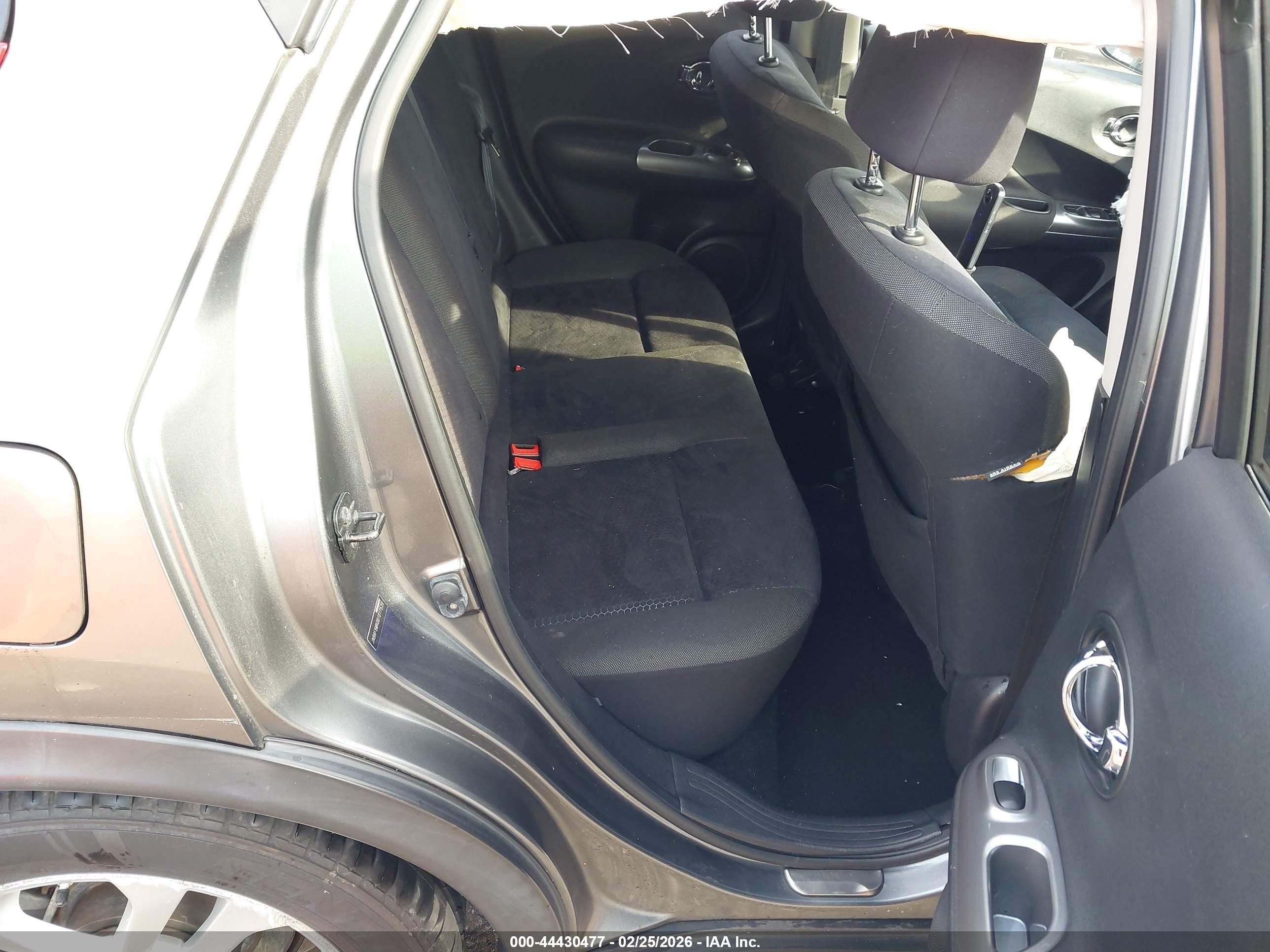 2011 Nissan Juke Sv Gray vin: JN8AF5MR0BT017539