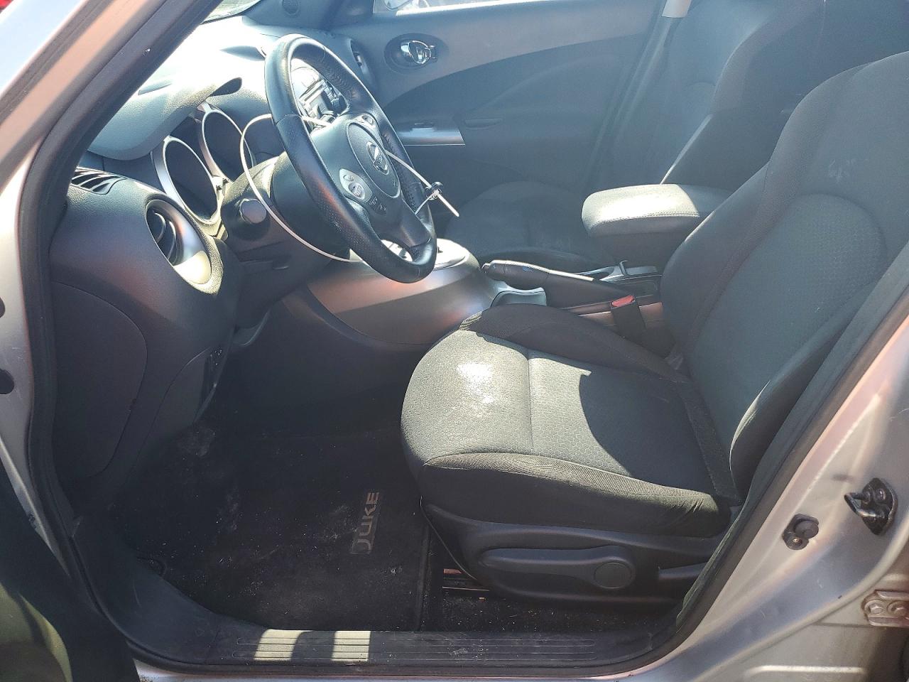 2012 Nissan Juke S Silver vin: JN8AF5MR0CT108392