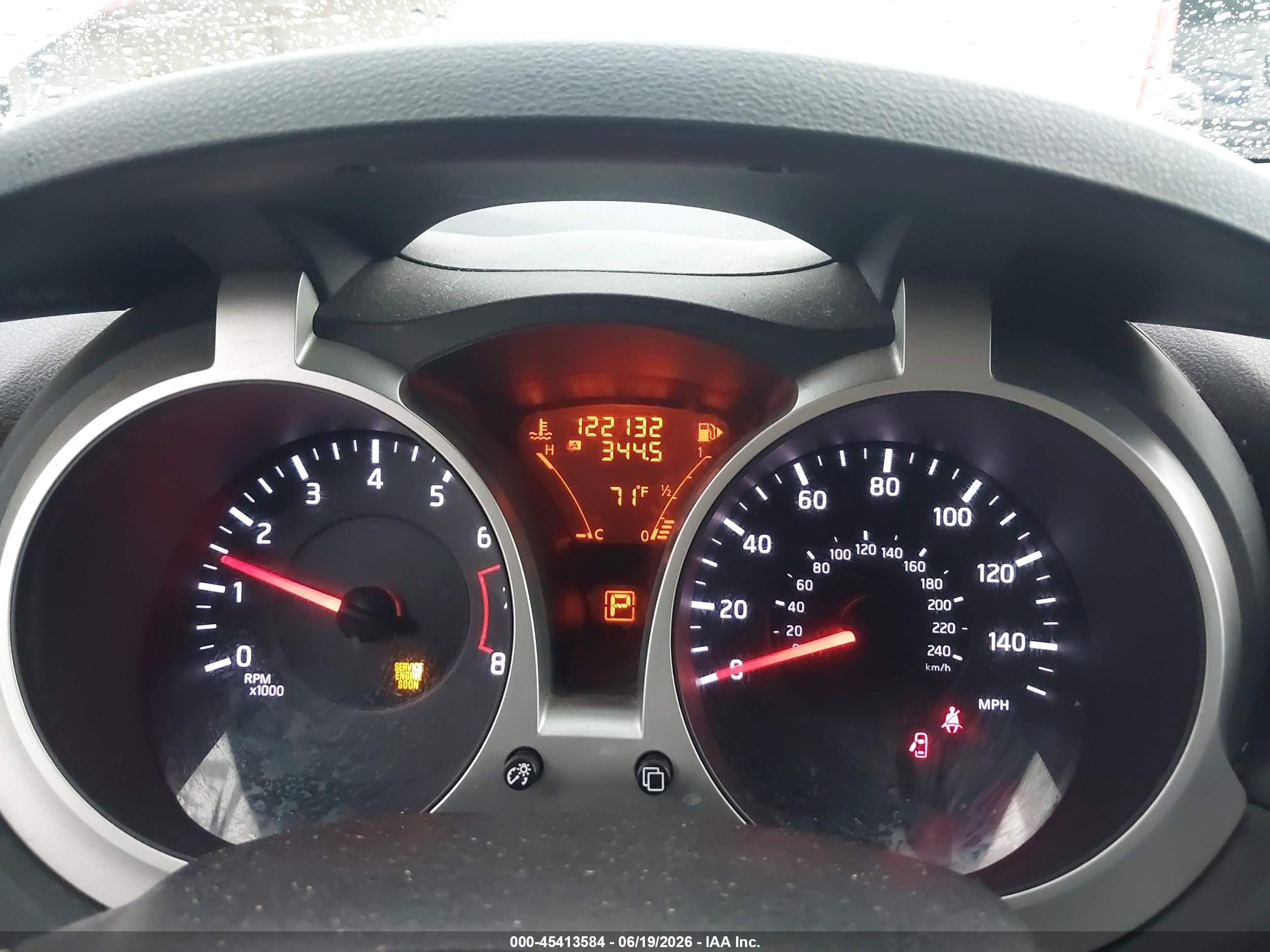 2013 Nissan Juke Sv Silver vin: JN8AF5MR0DT205643
