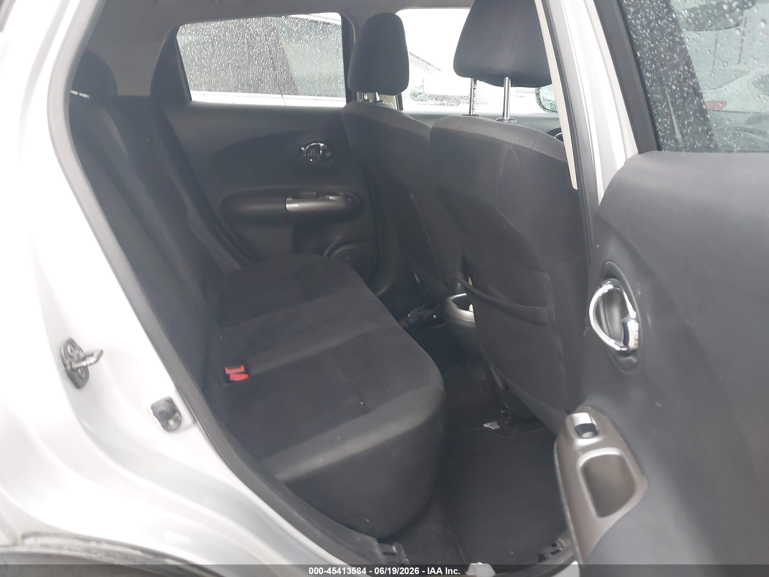 2013 Nissan Juke Sv Silver vin: JN8AF5MR0DT205643