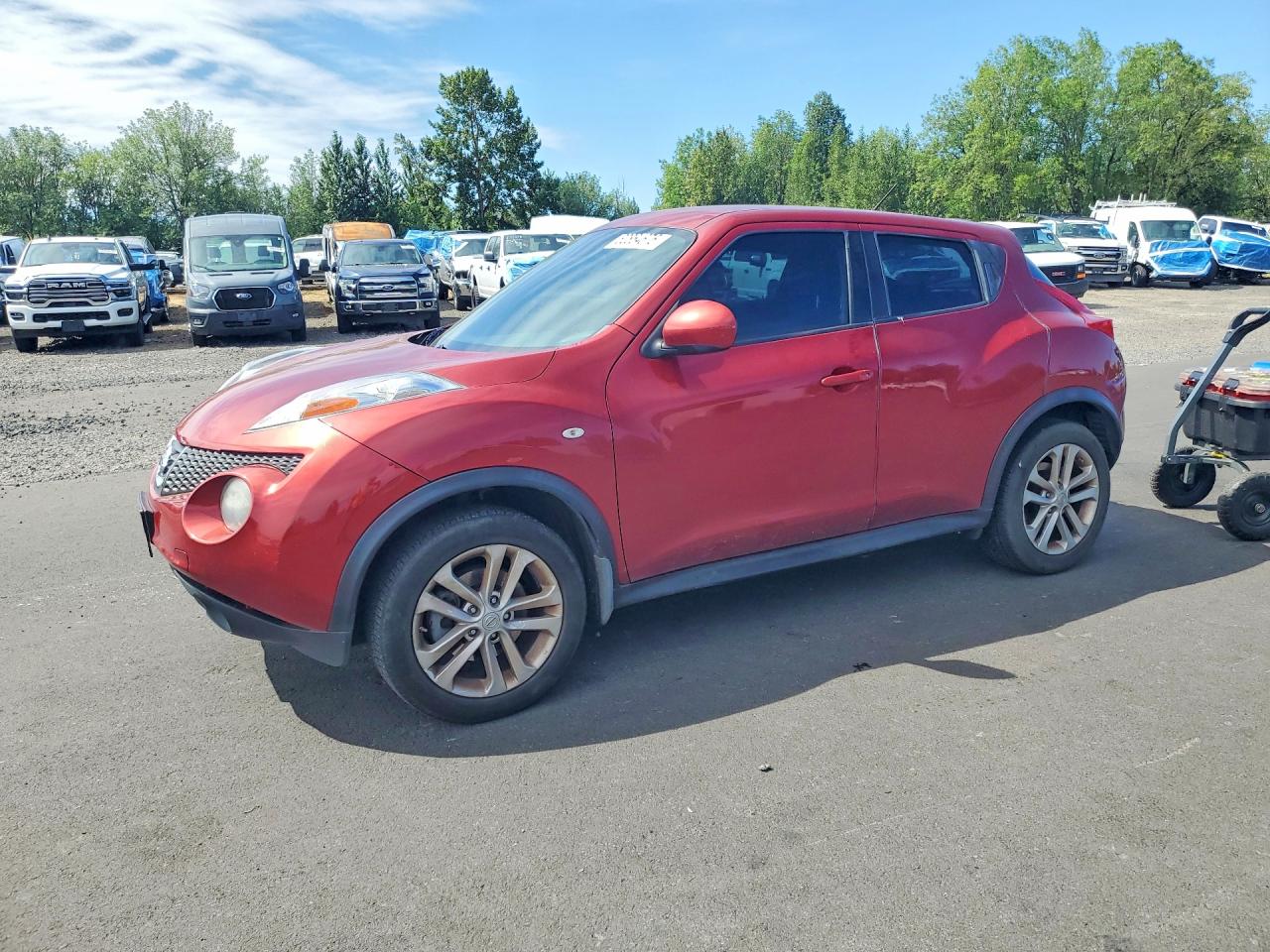 2013 Nissan Juke S Burgundy vin: JN8AF5MR0DT212818