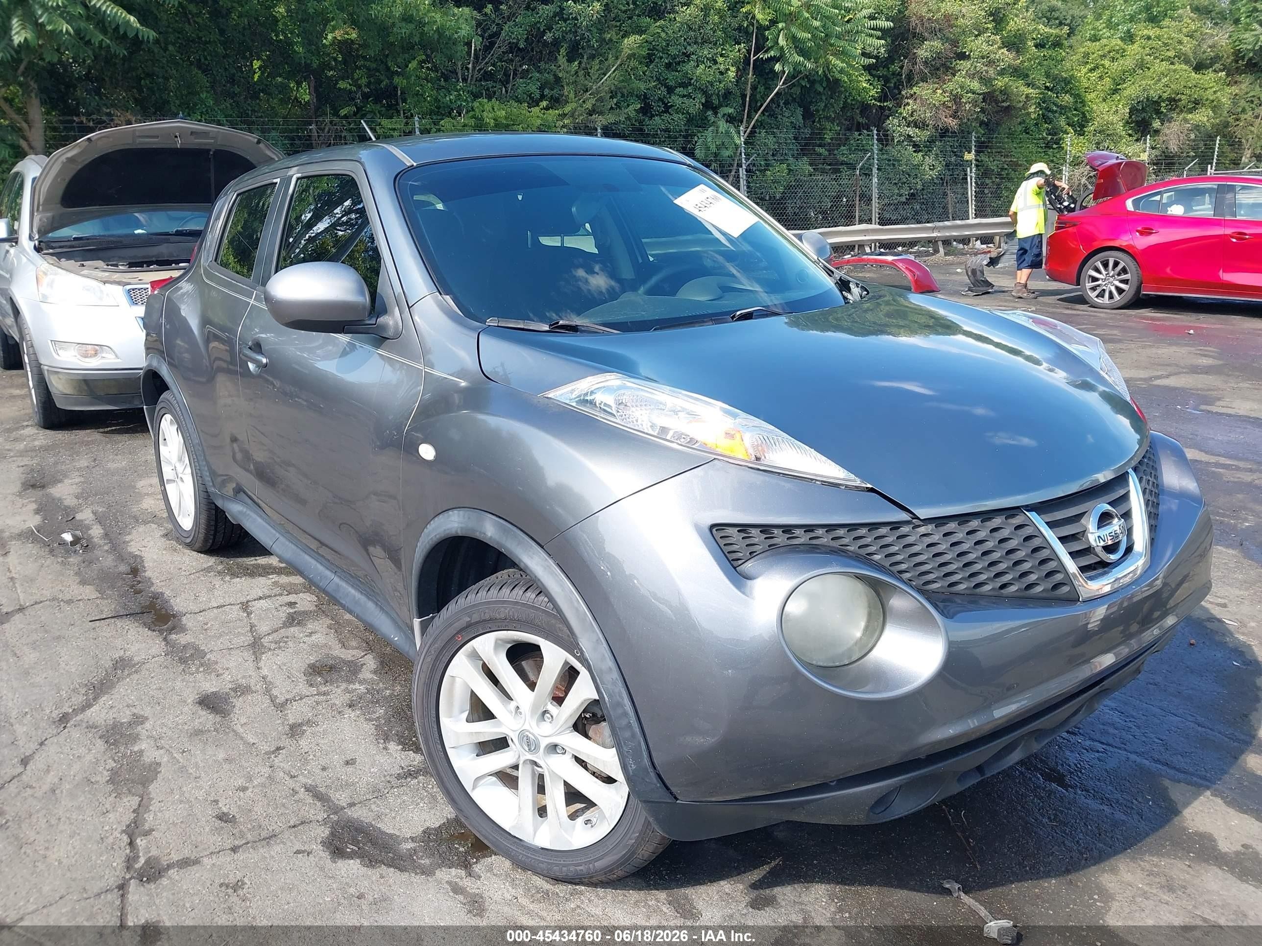 2013 Nissan Juke S Gray vin: JN8AF5MR0DT214939