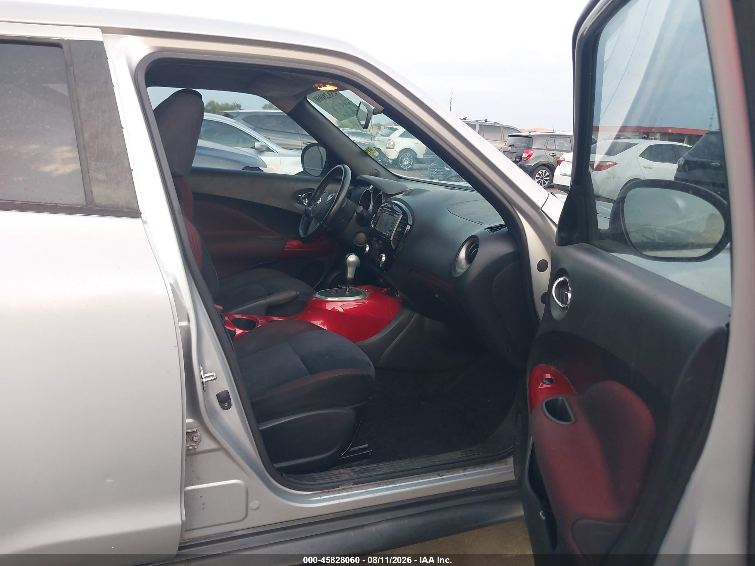 2014 Nissan Juke Sv Silver vin: JN8AF5MR0ET453182