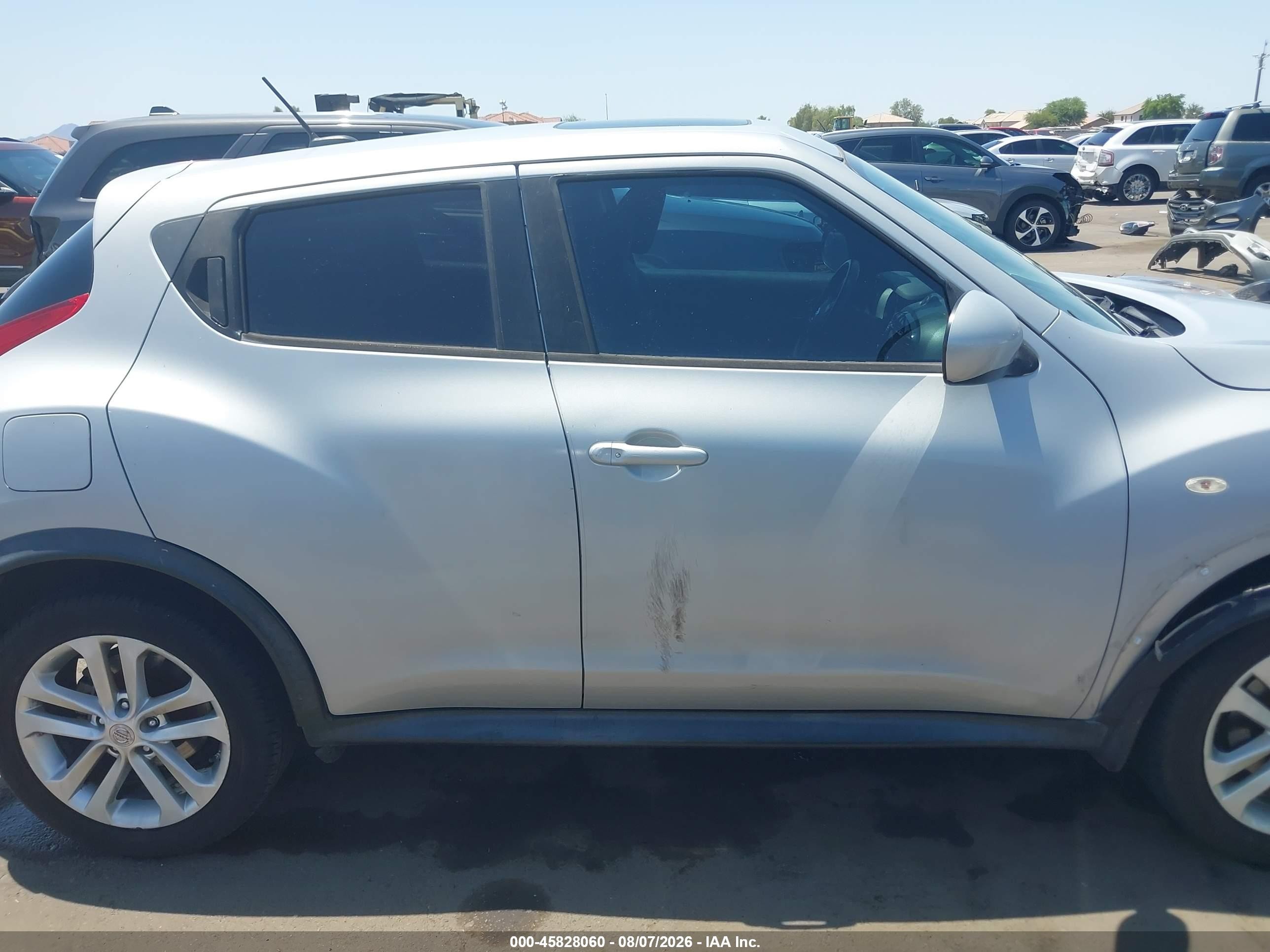 2014 Nissan Juke Sv Silver vin: JN8AF5MR0ET453182