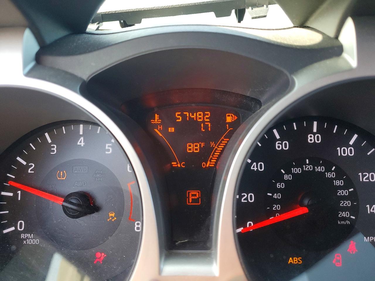 2014 Nissan Juke S Silver vin: JN8AF5MR0ET455093