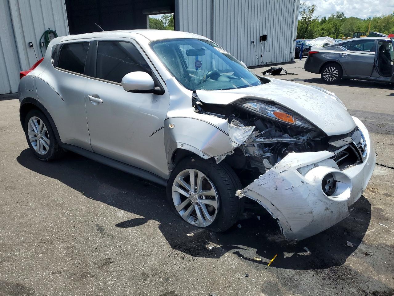 2014 Nissan Juke S Silver vin: JN8AF5MR0ET455093
