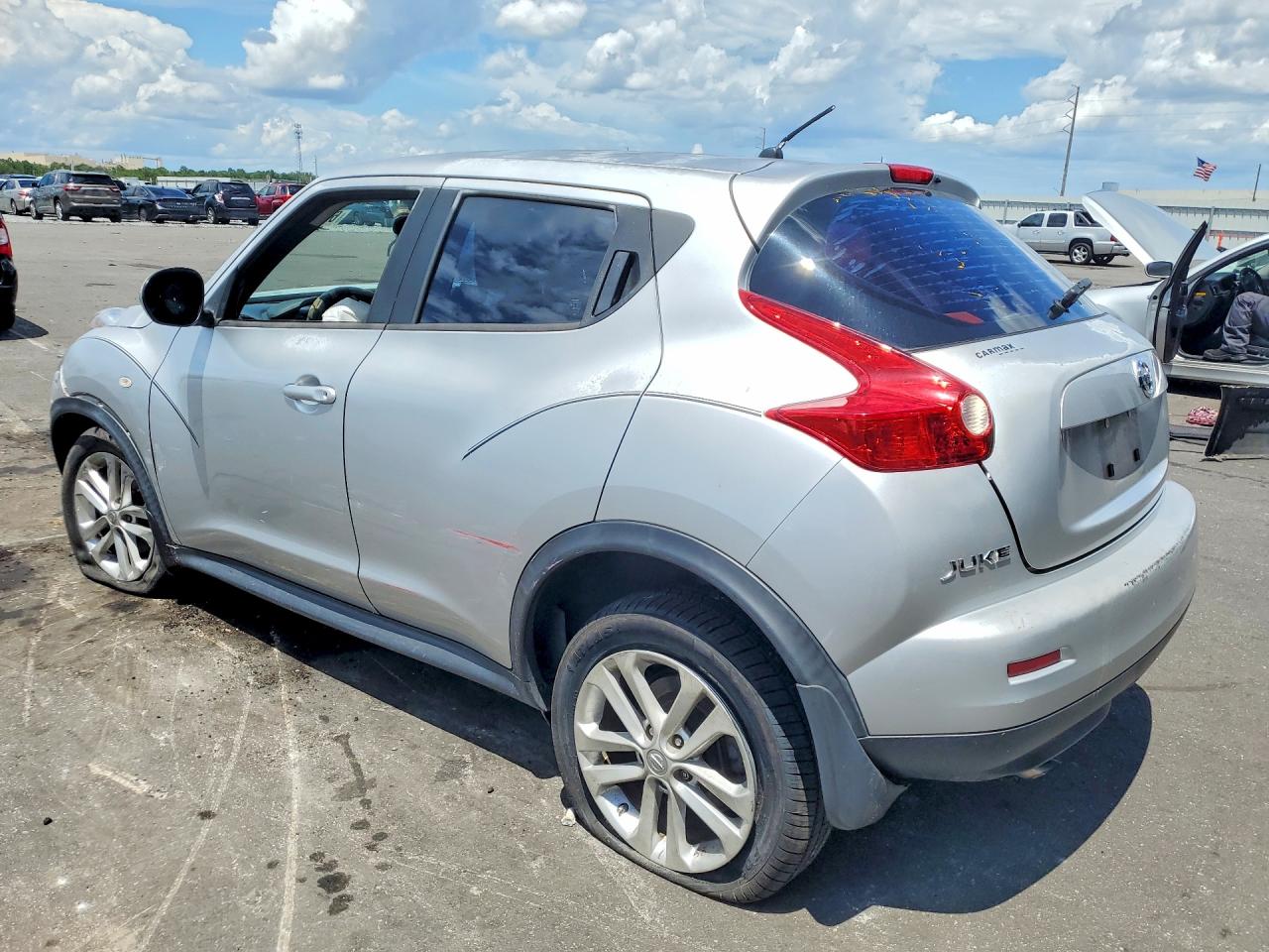 2014 Nissan Juke S Silver vin: JN8AF5MR0ET455093