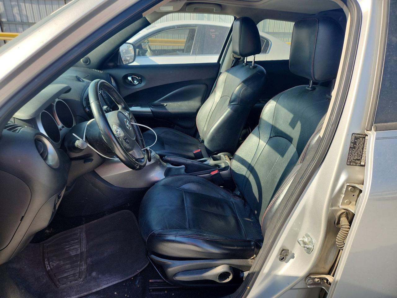 2015 Nissan Juke Sv Silver vin: JN8AF5MR0FT505878