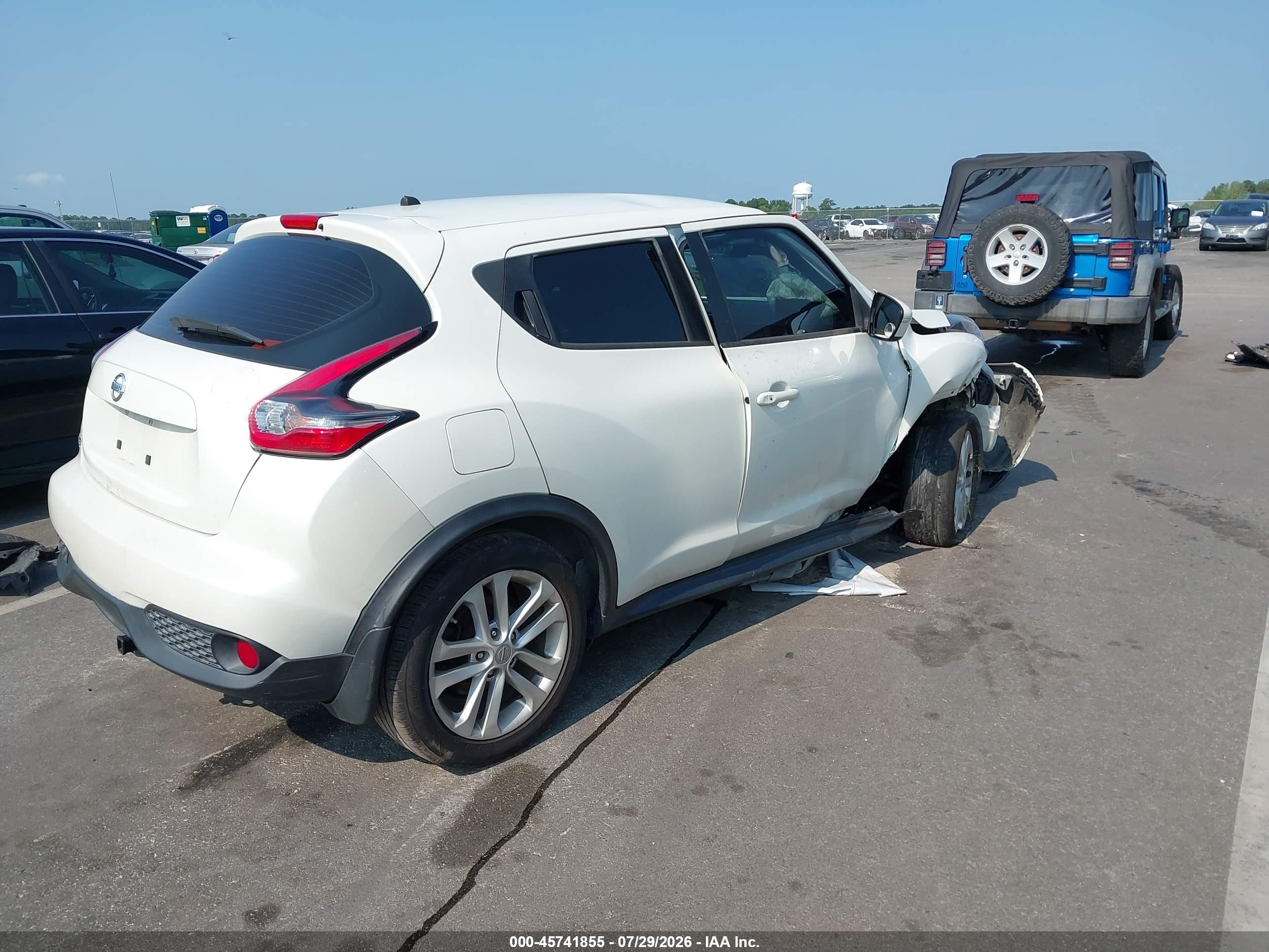 2015 Nissan Juke S White vin: JN8AF5MR0FT506142