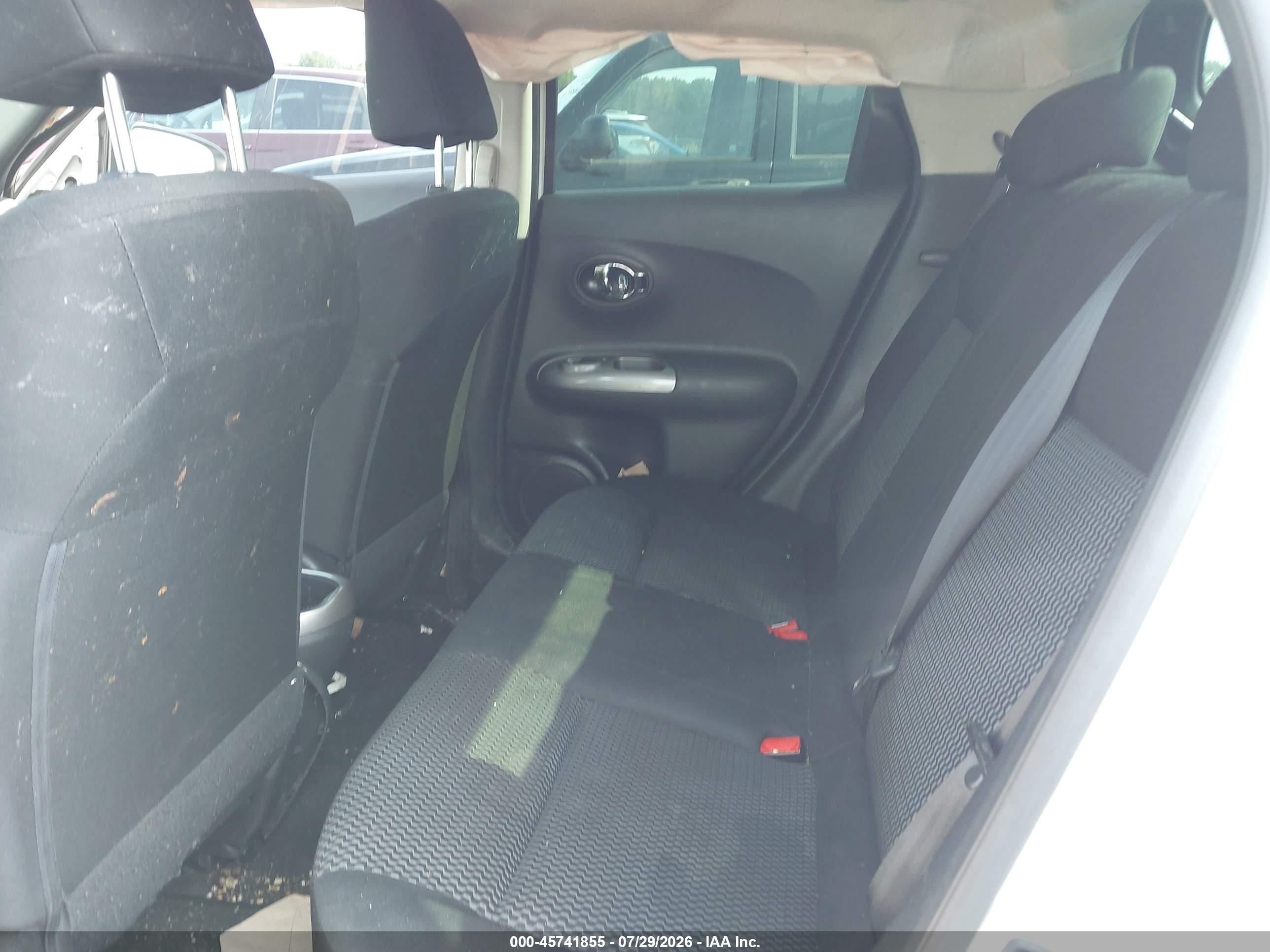 2015 Nissan Juke S White vin: JN8AF5MR0FT506142