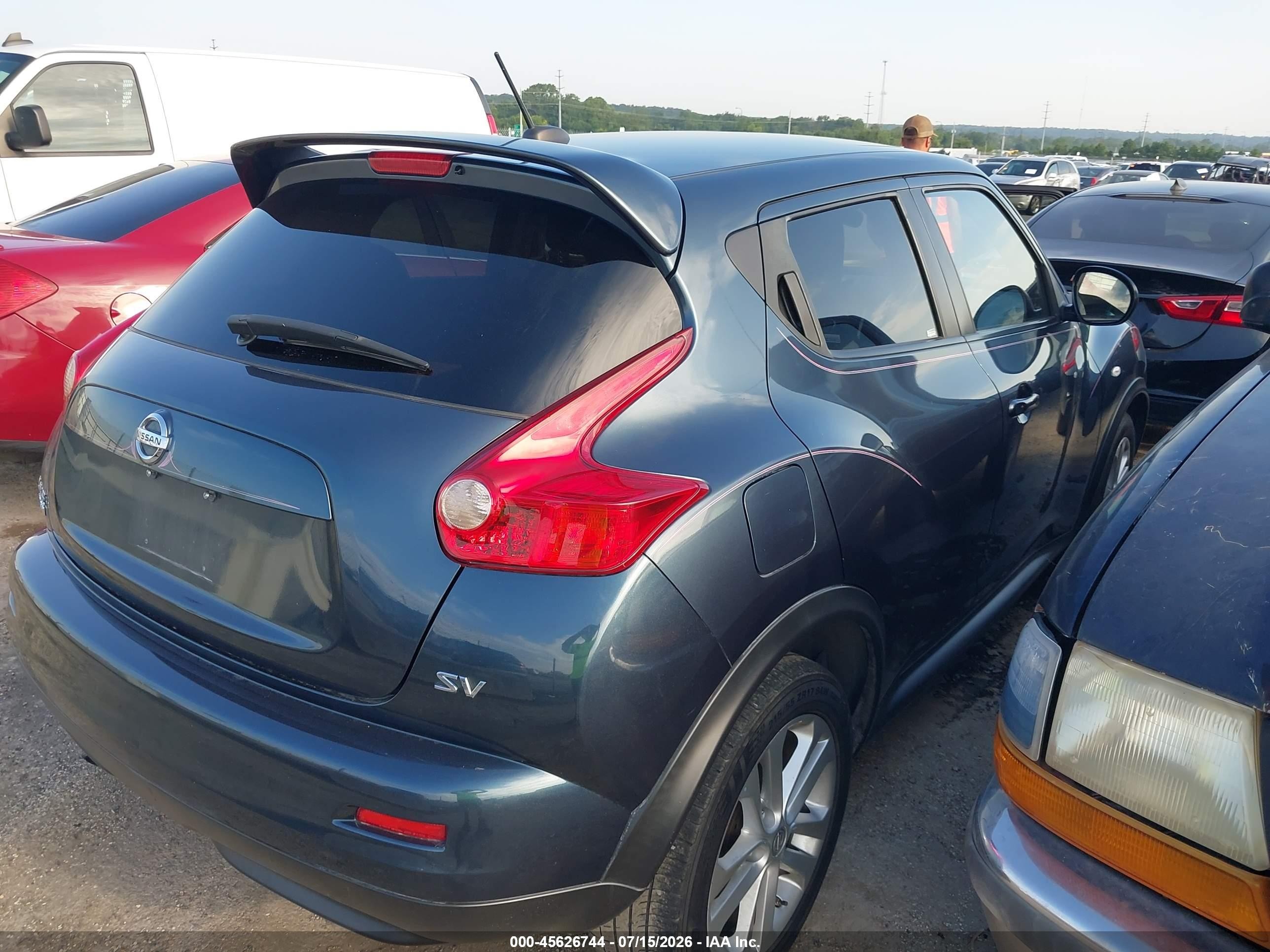 2011 Nissan Juke Sv Gray vin: JN8AF5MR1BT018635
